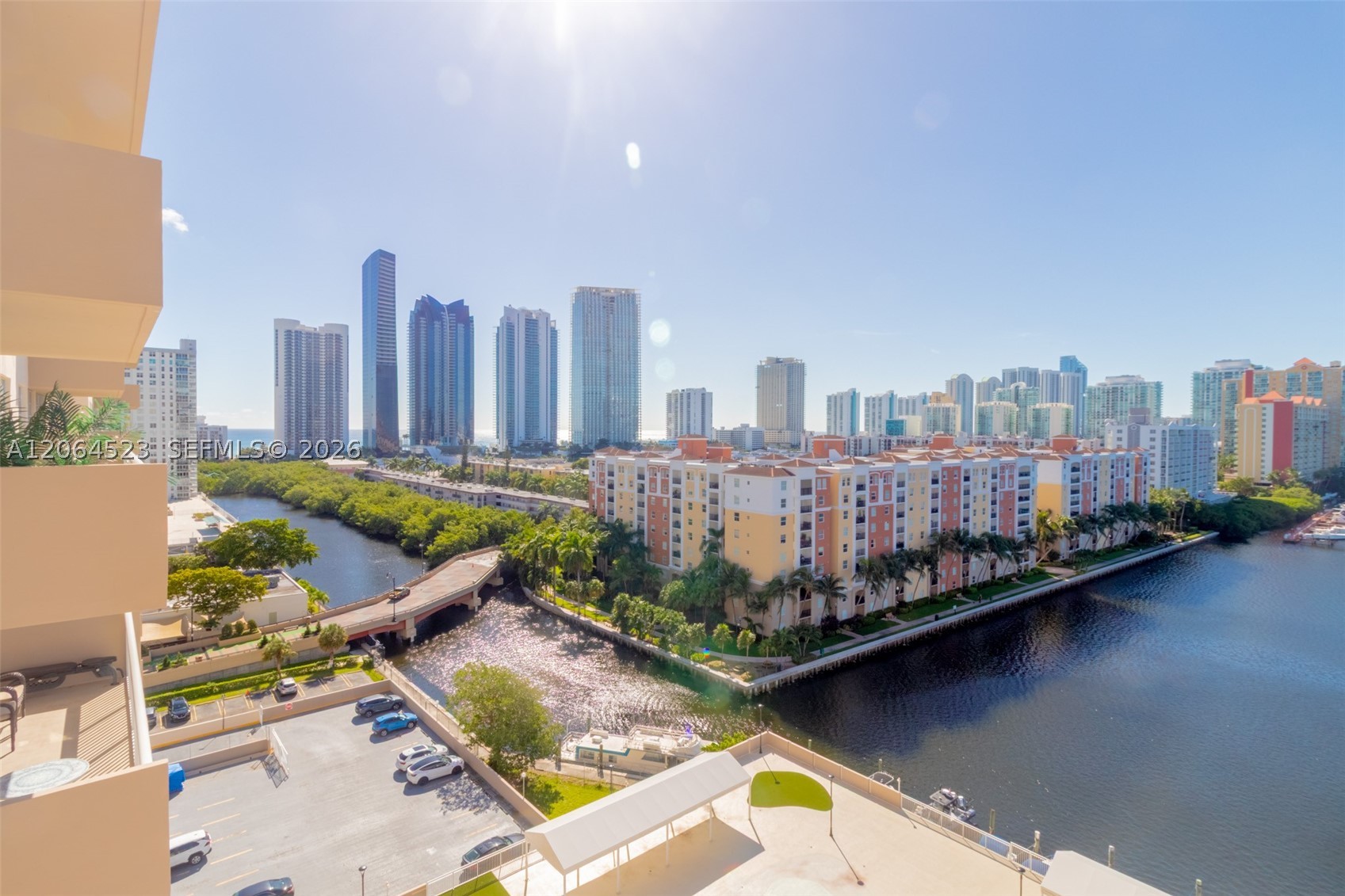 image Winston Towers 1001