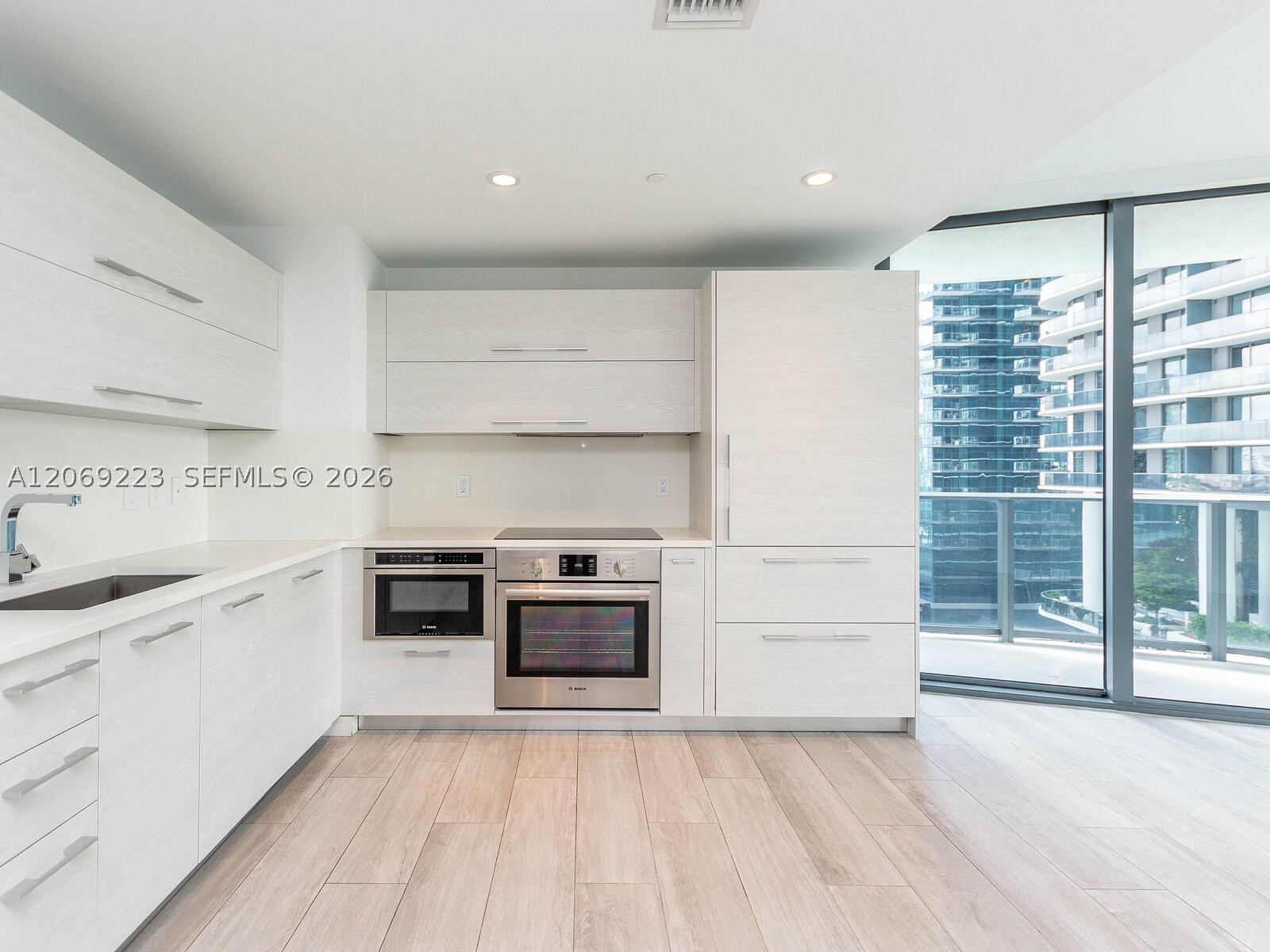image Brickell Heights East9