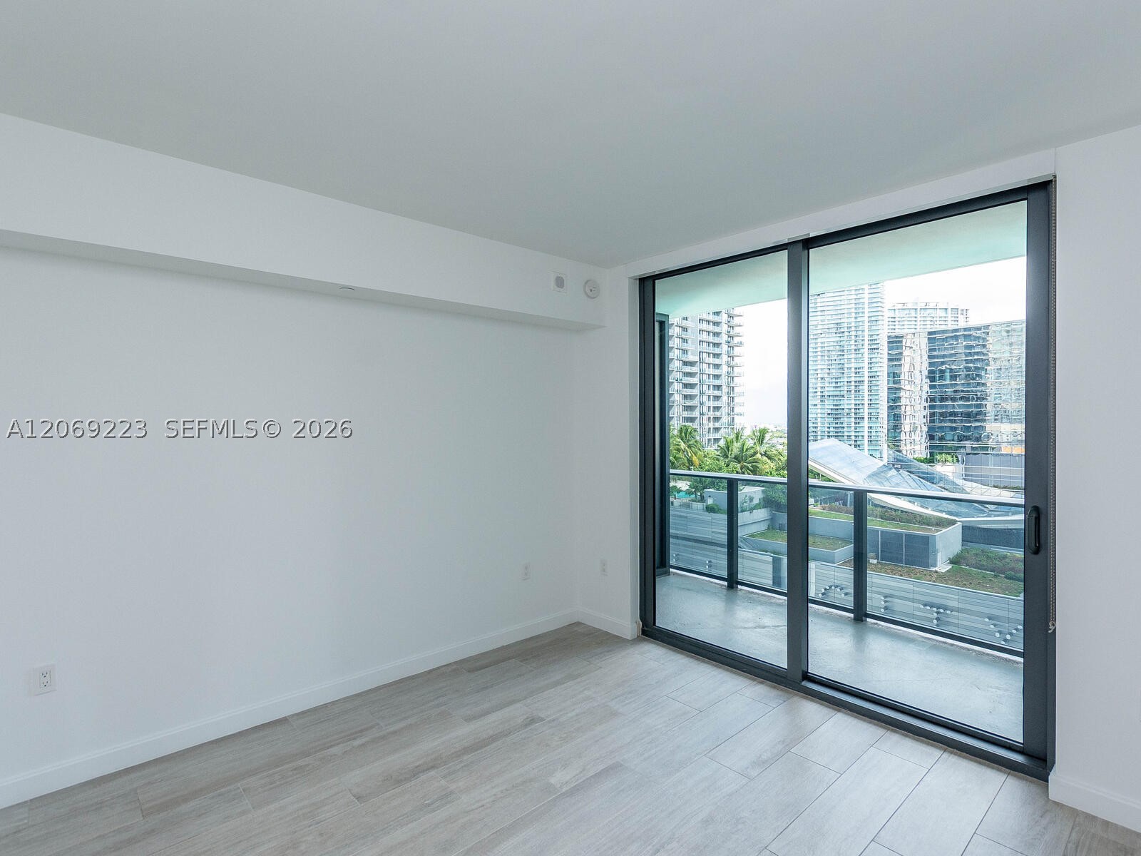 image Brickell Heights East10