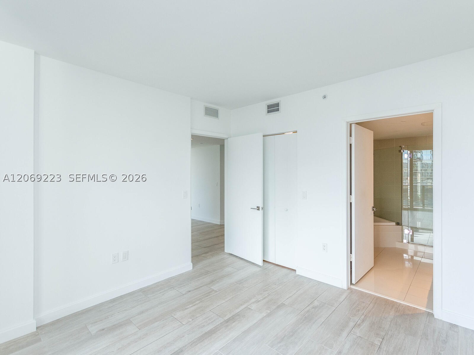 image Brickell Heights East13