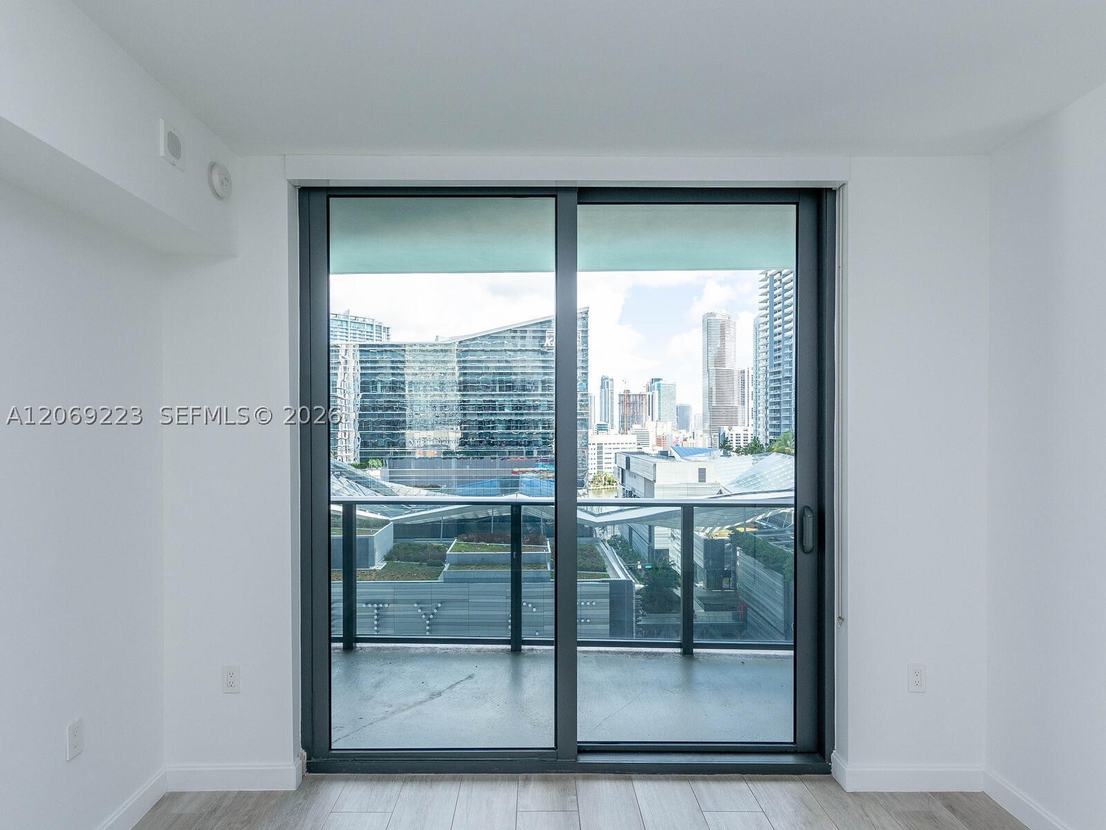 image Brickell Heights East14