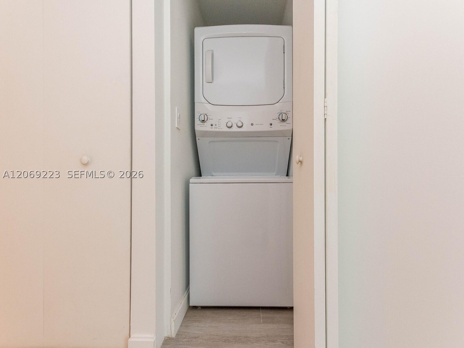 image Brickell Heights East25