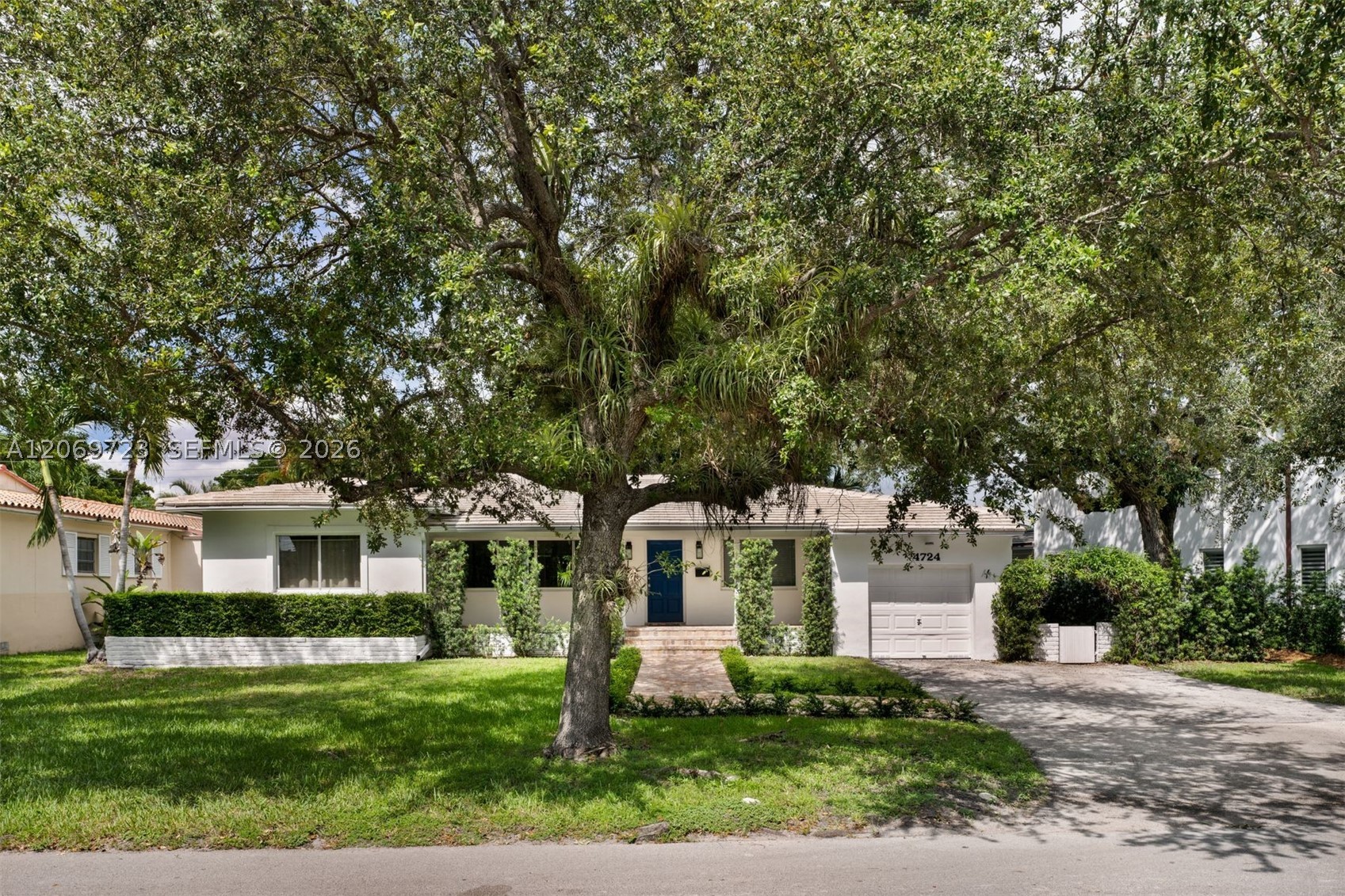 4724 Orduna Dr