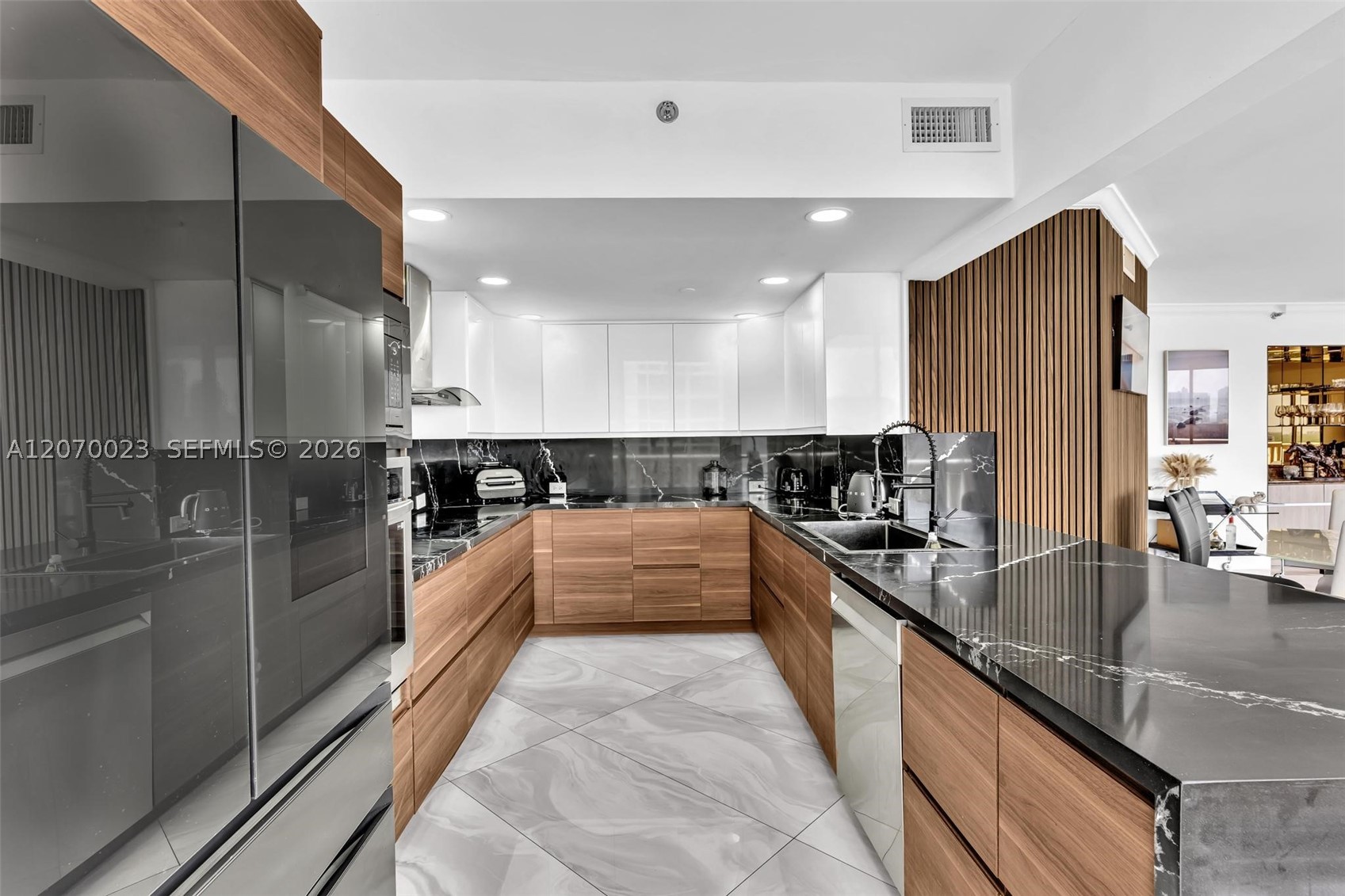 3000 Island Blvd #1106 Aventura, FL 33160