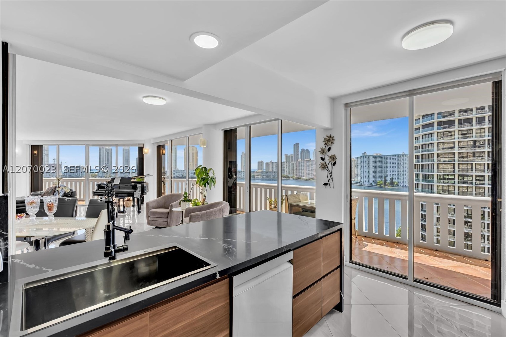 3000 Island Blvd #1106 Aventura, FL 33160
