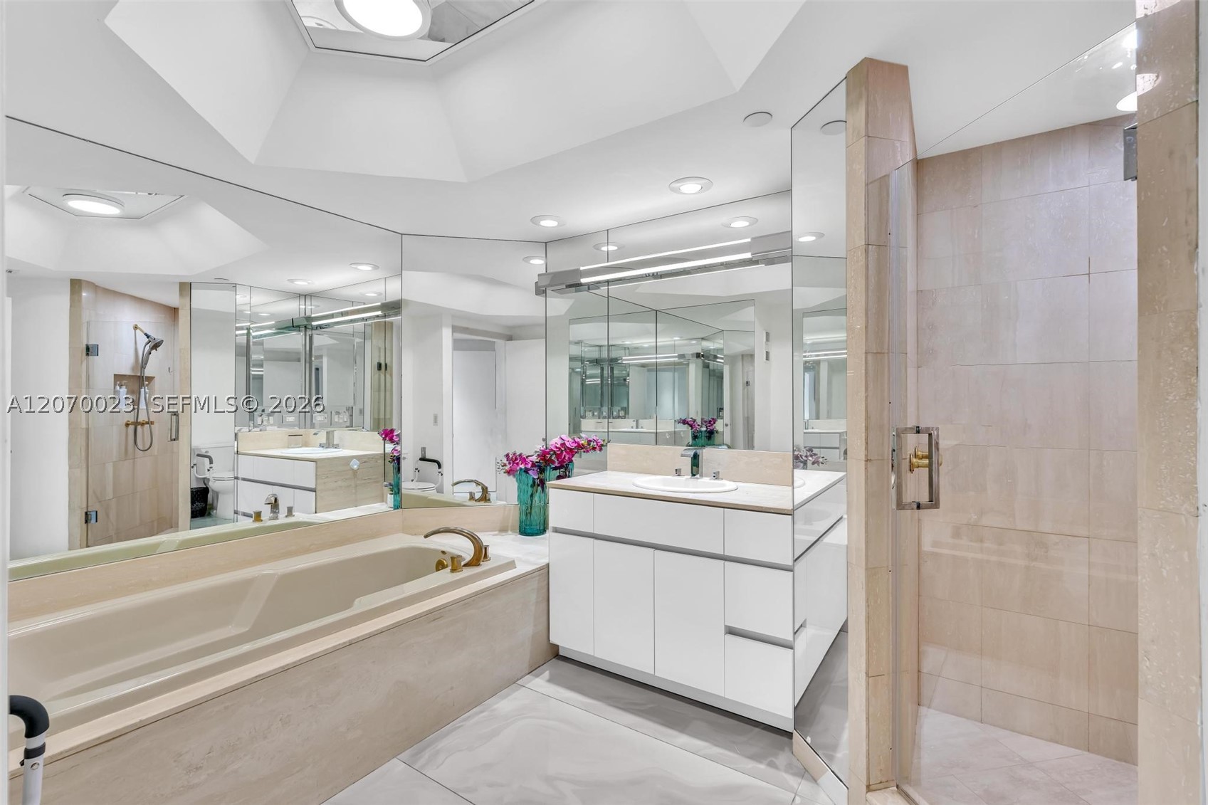 3000 Island Blvd #1106 Aventura, FL 33160