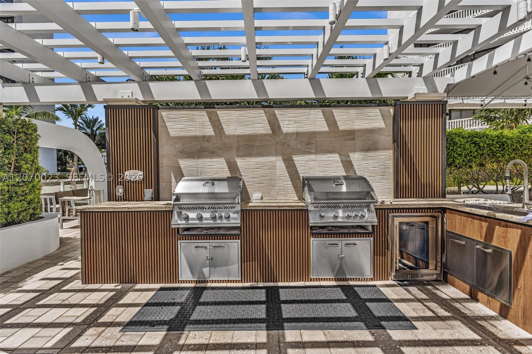3000 Island Blvd #1106 Aventura, FL 33160