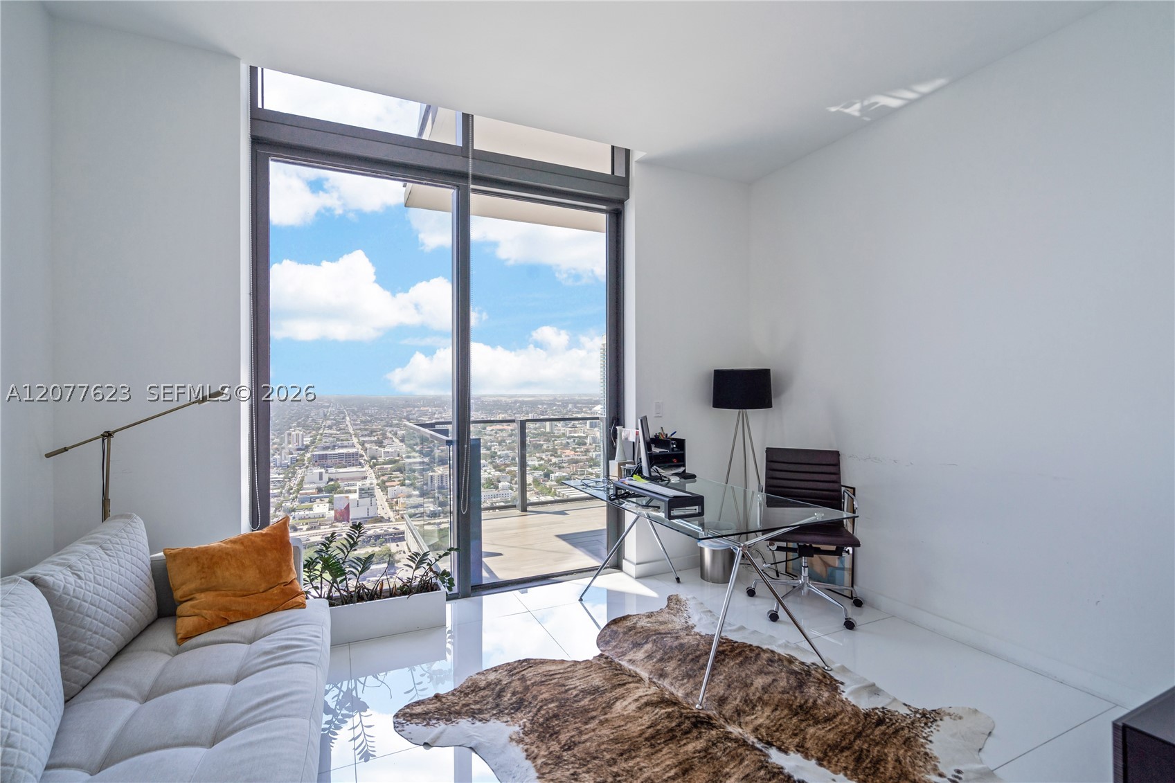 88 SW 7th St #4203 Miami, FL 33130