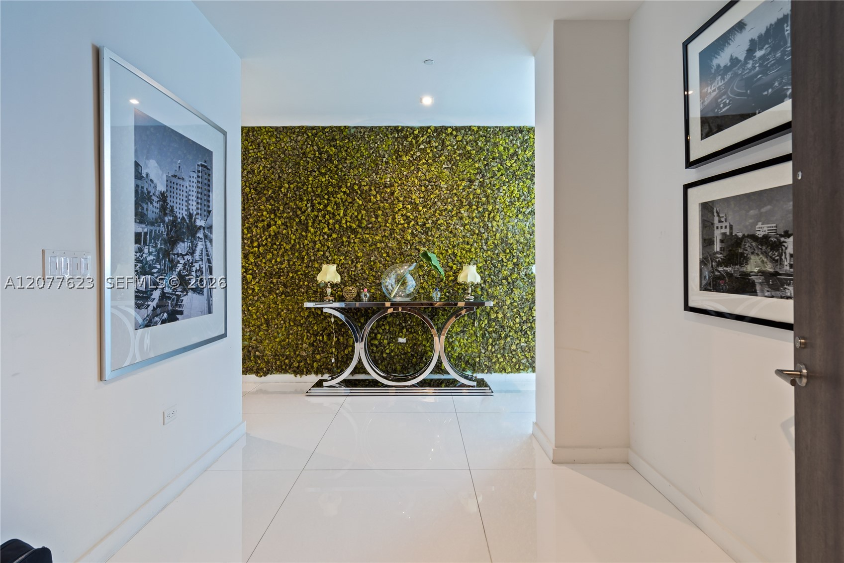 88 SW 7th St #4203 Miami, FL 33130