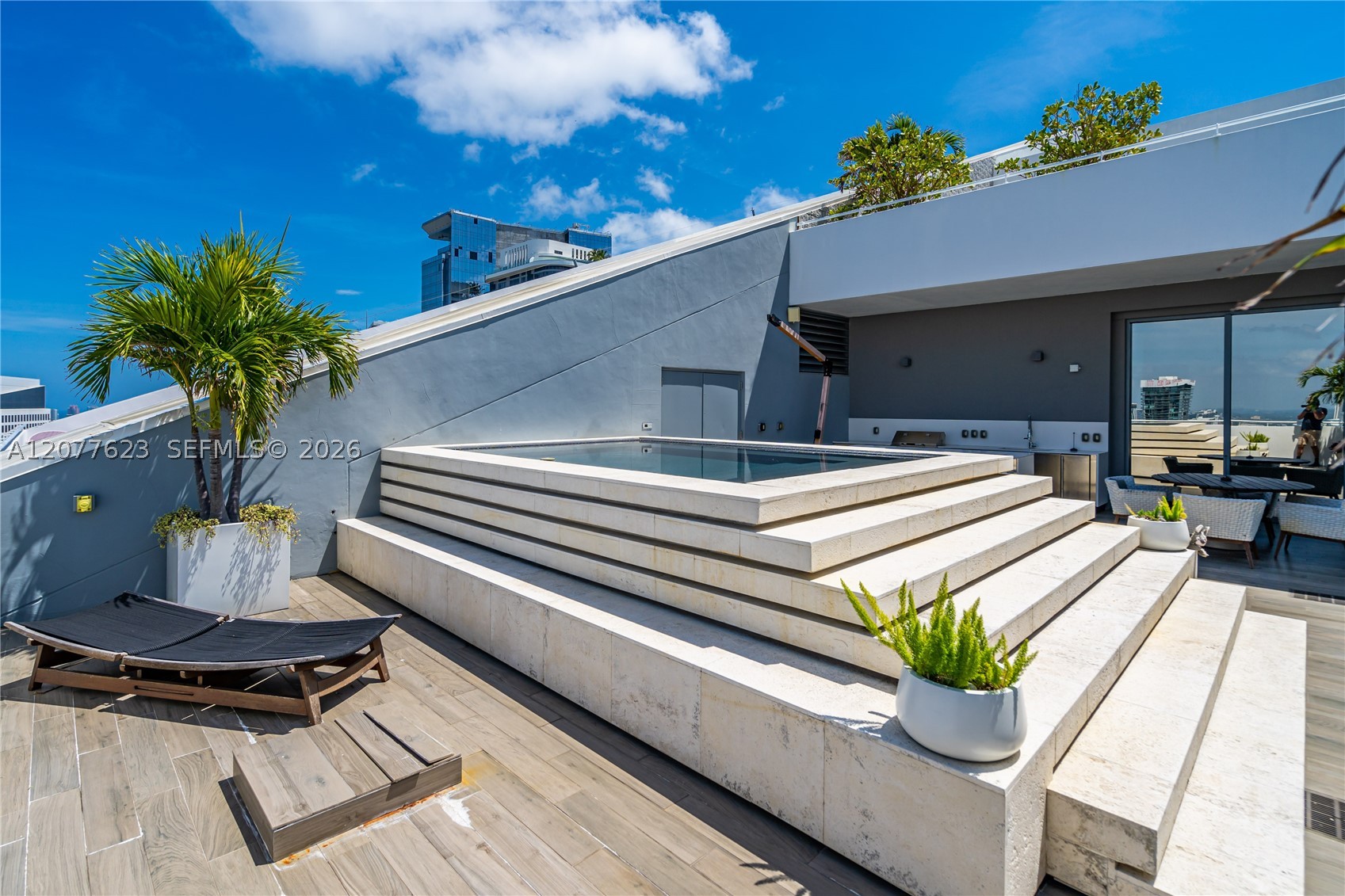 88 SW 7th St #4203 Miami, FL 33130