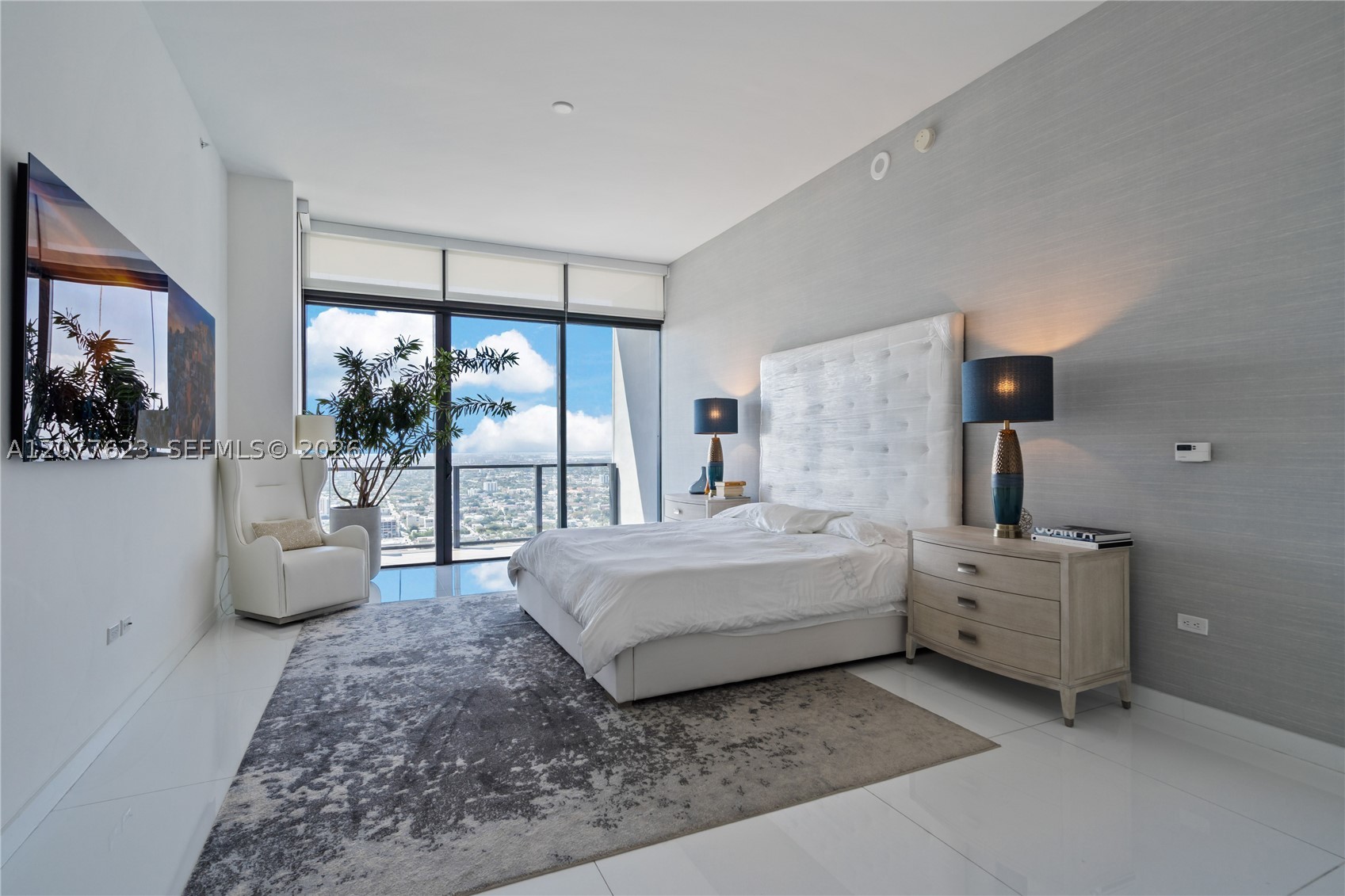 88 SW 7th St #4203 Miami, FL 33130