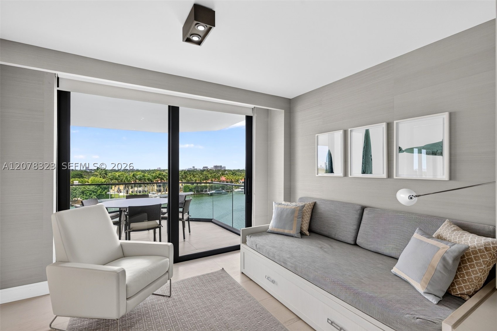 5500 Collins Ave #702 Miami Beach, FL 33140
