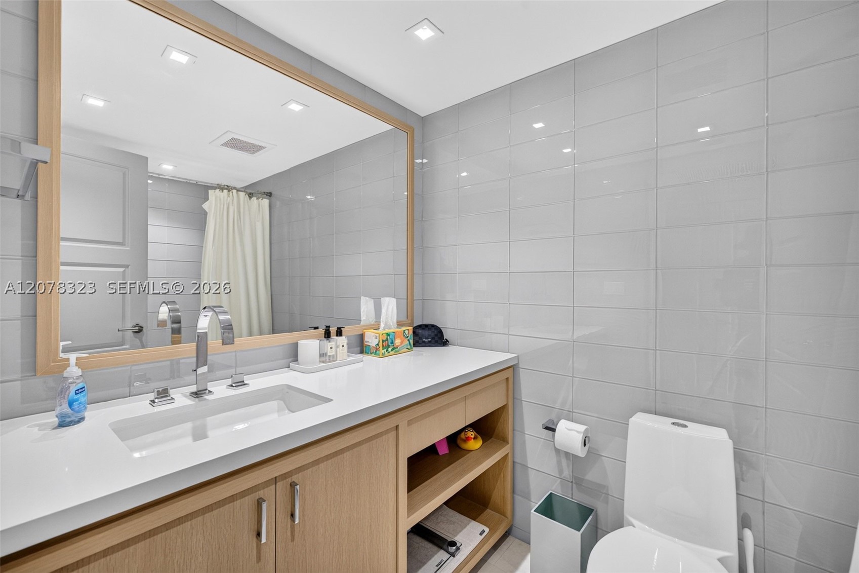 5500 Collins Ave #702 Miami Beach, FL 33140