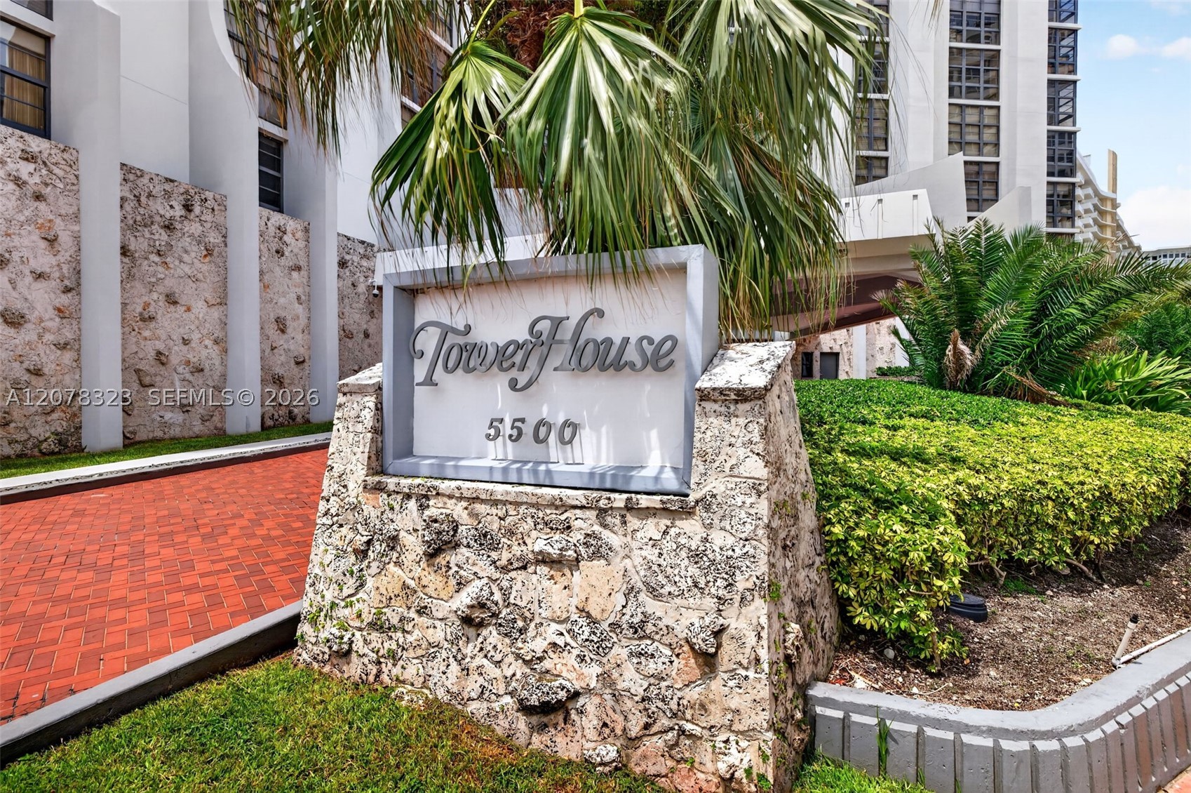 5500 Collins Ave #702 Miami Beach, FL 33140