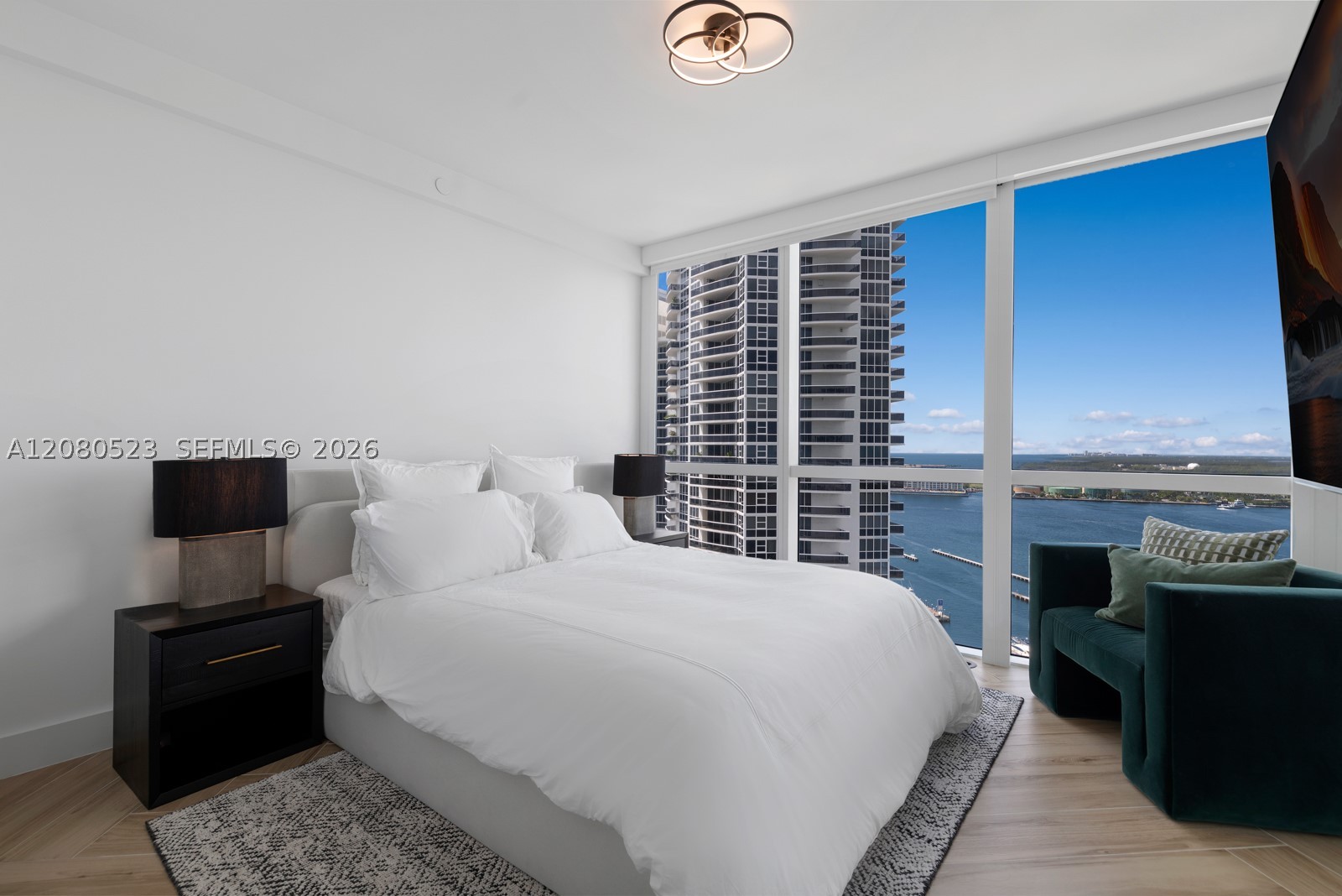 450 Alton Rd #2505 Miami Beach, FL 33139