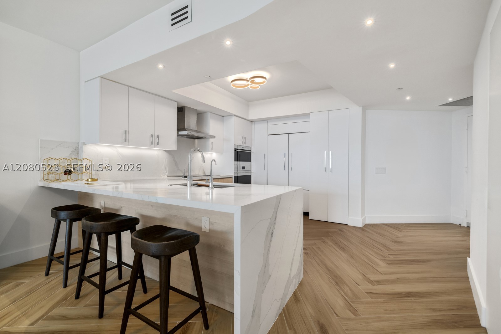 450 Alton Rd #2505 Miami Beach, FL 33139