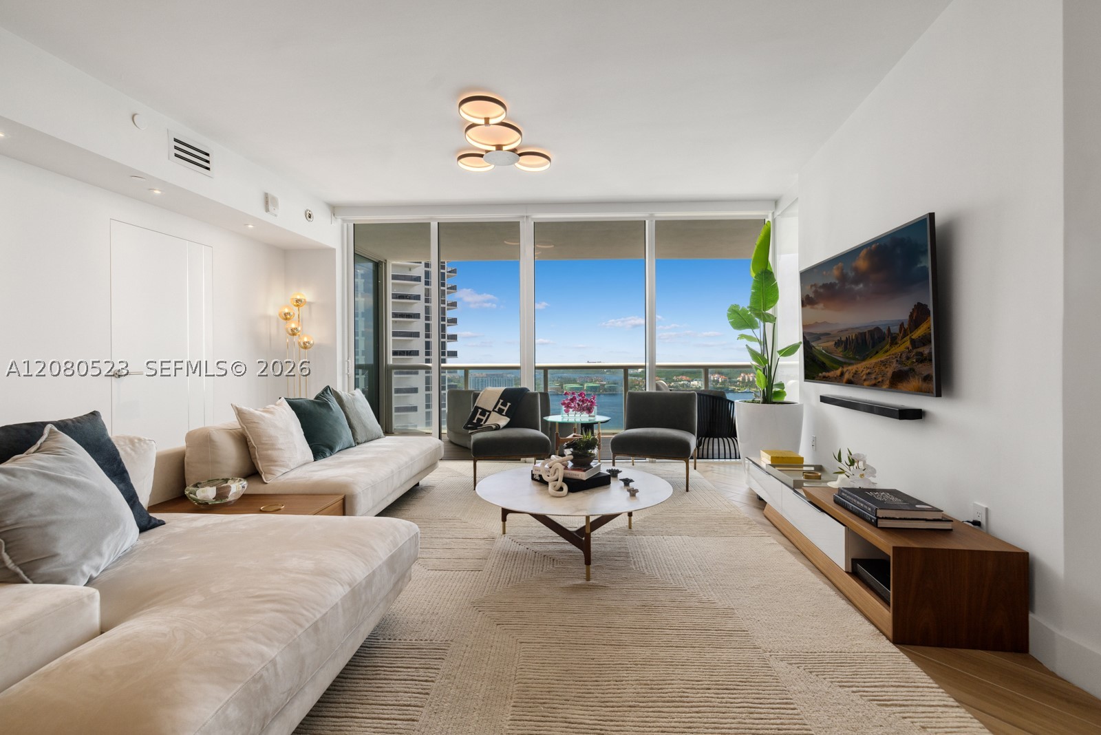 450 Alton Rd #2505 Miami Beach, FL 33139