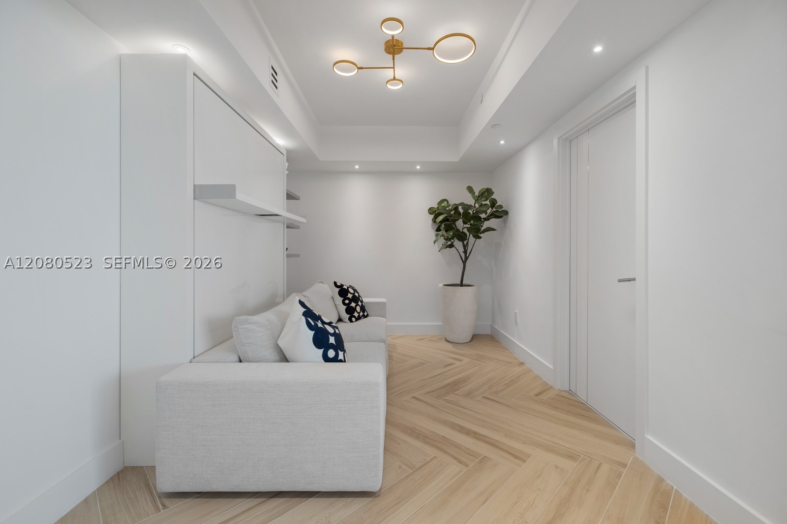 450 Alton Rd #2505 Miami Beach, FL 33139