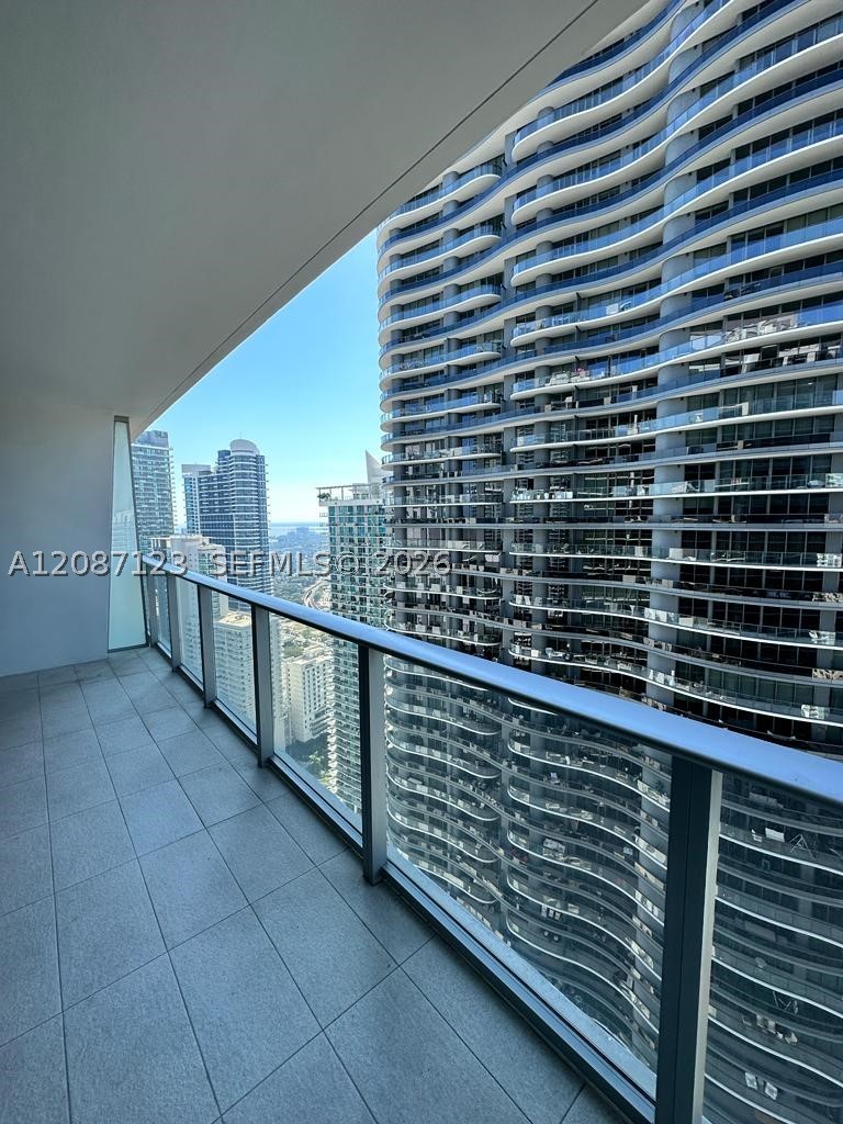 image 1010 Brickell10