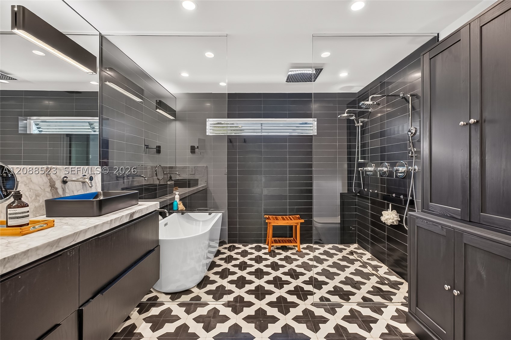 2342 SW 25th Ter Miami, FL 33133