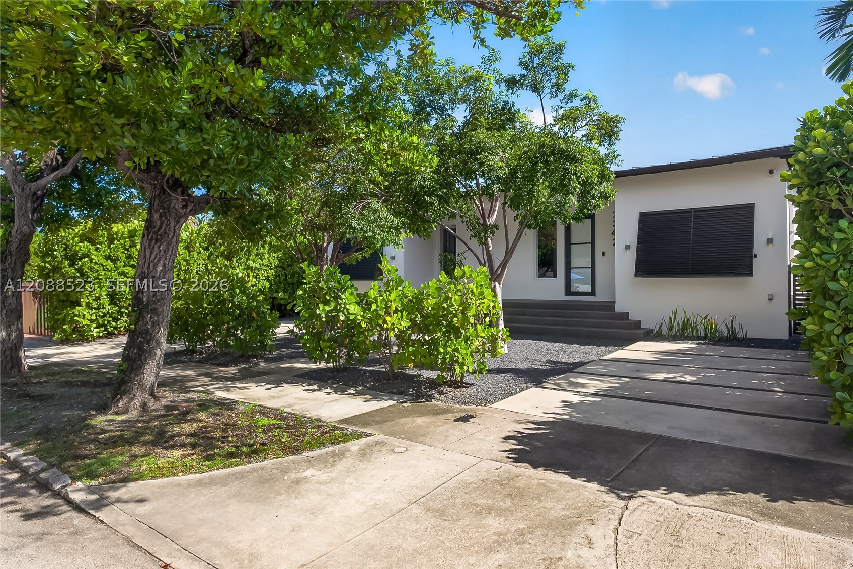 2342 SW 25th Ter Miami, FL 33133