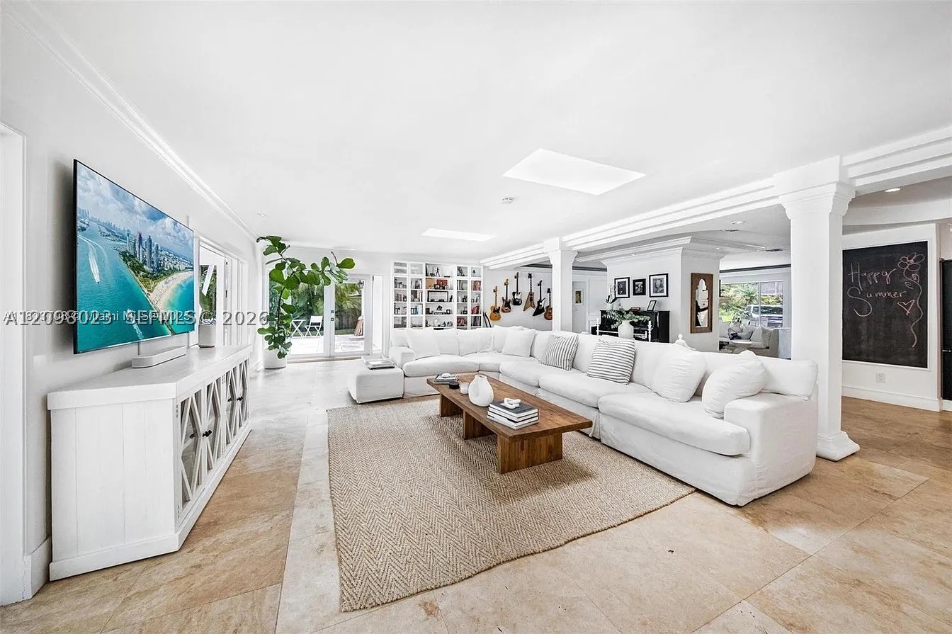 1255 NE 93rd St Miami Shores, FL 33138