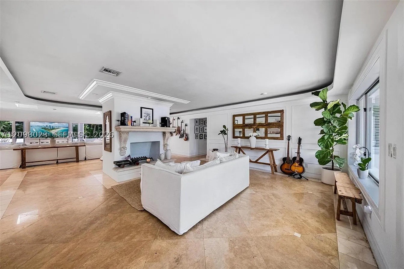 1255 NE 93rd St Miami Shores, FL 33138
