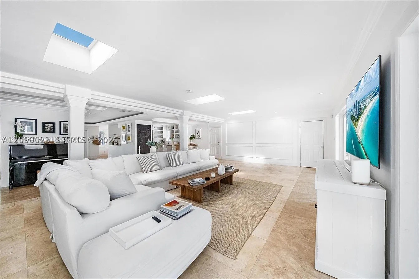 1255 NE 93rd St Miami Shores, FL 33138