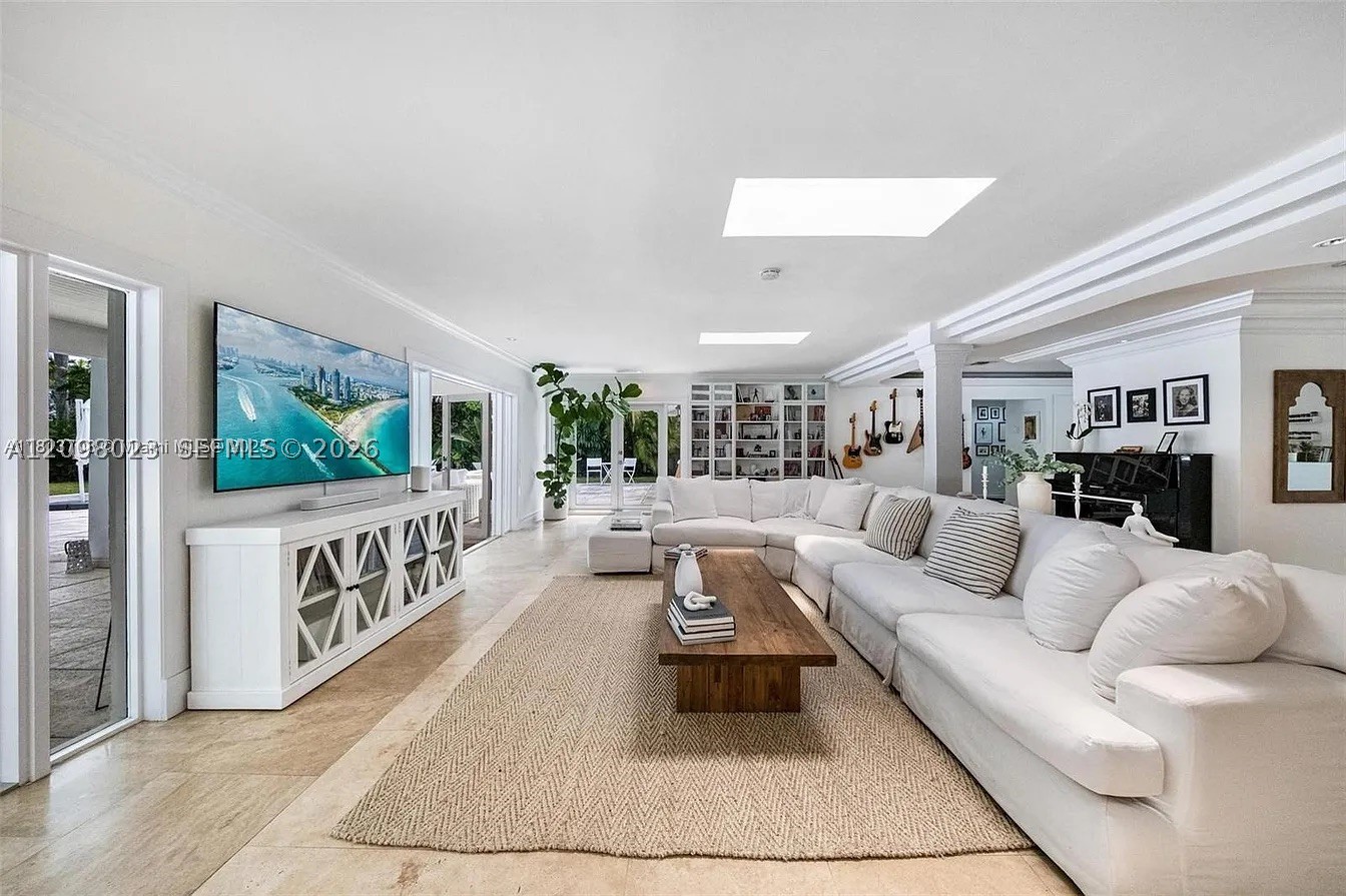 1255 NE 93rd St Miami Shores, FL 33138