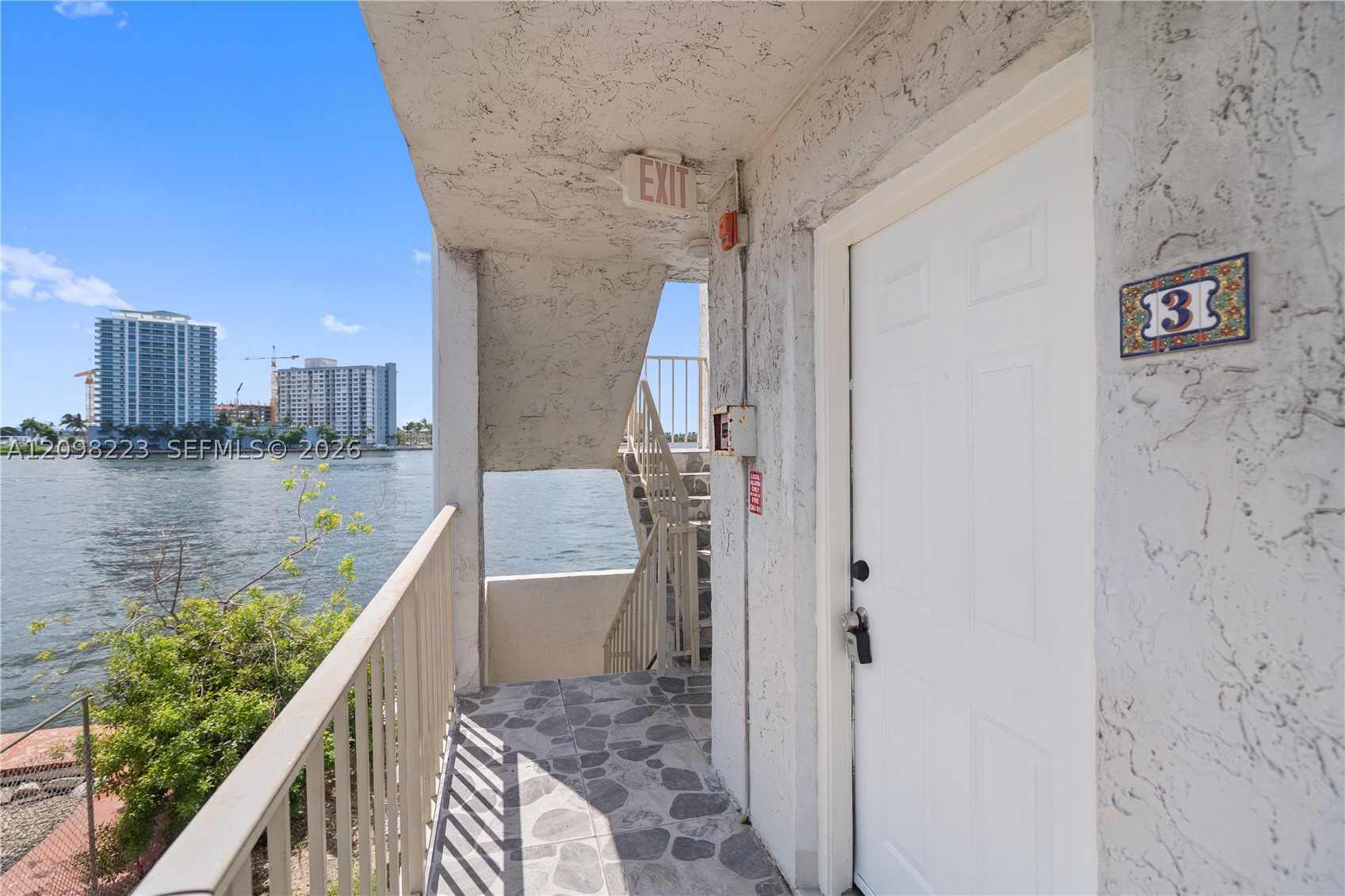 2150 Bay Dr #3