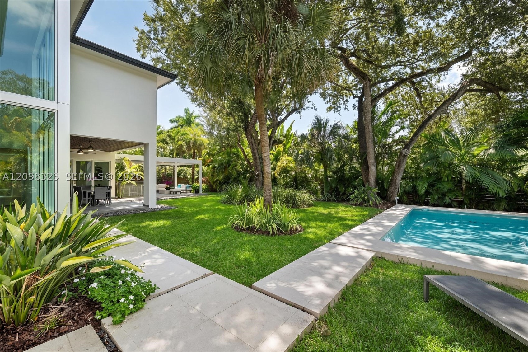 5960 SW 79th St South Miami, FL 33143