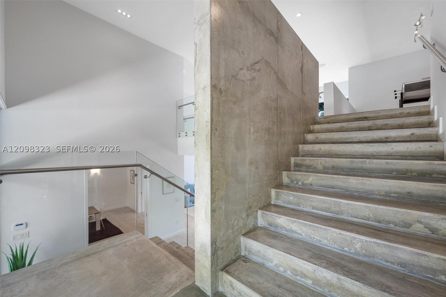 5960 SW 79th St South Miami, FL 33143