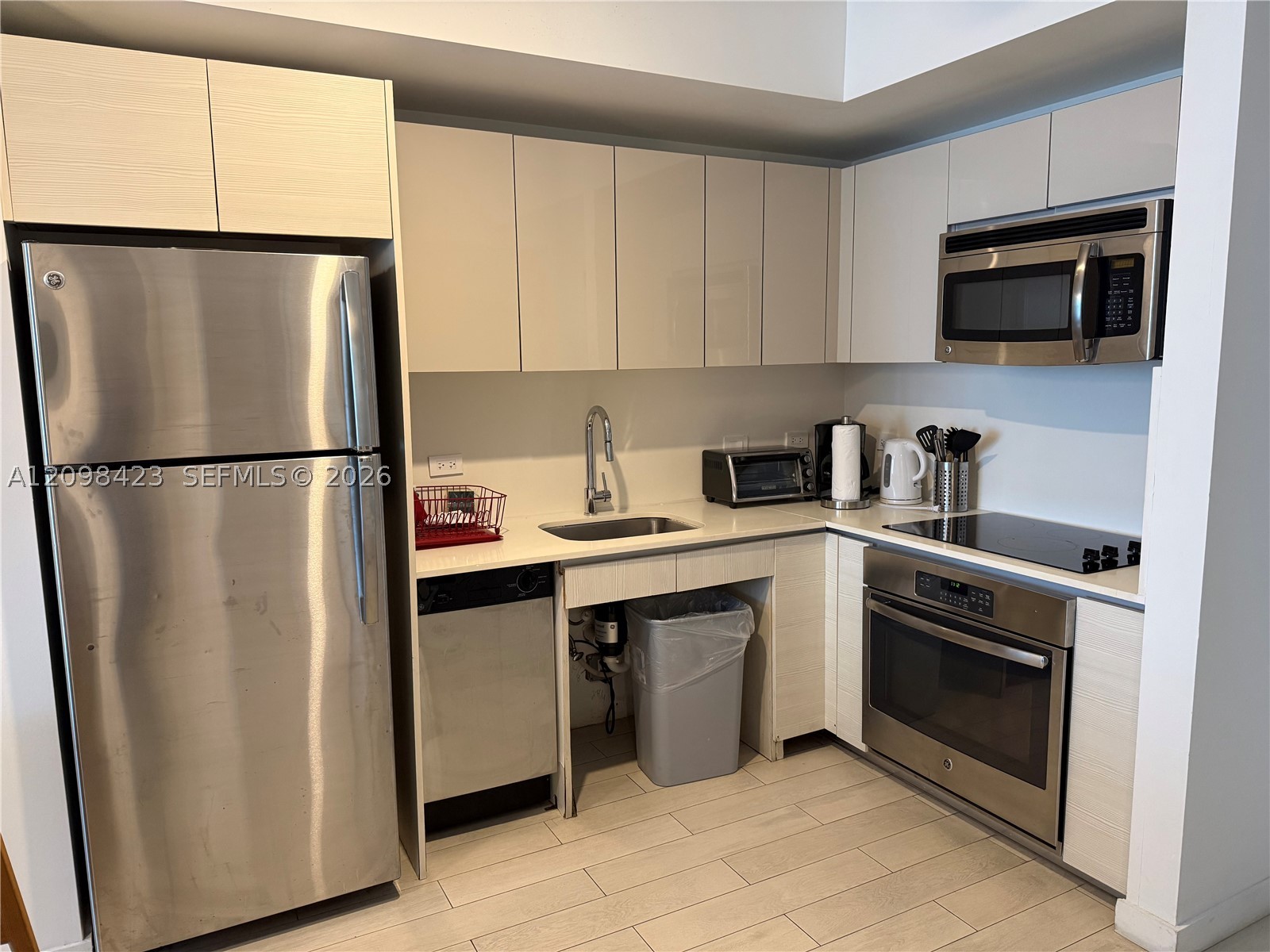 image Beachwalk Condominium13
