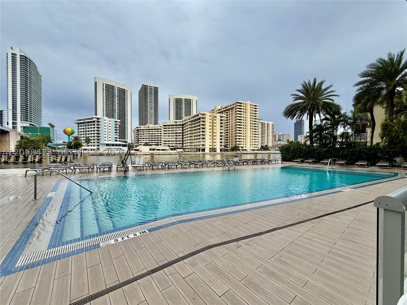 image Beachwalk Condominium1