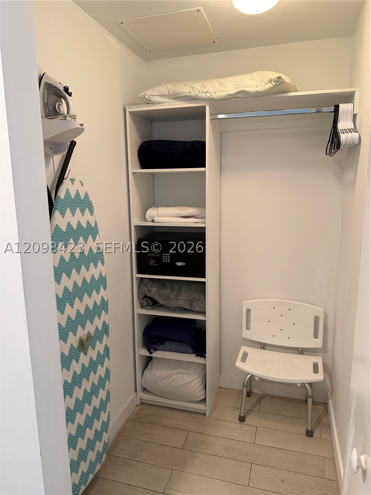 image Beachwalk Condominium19