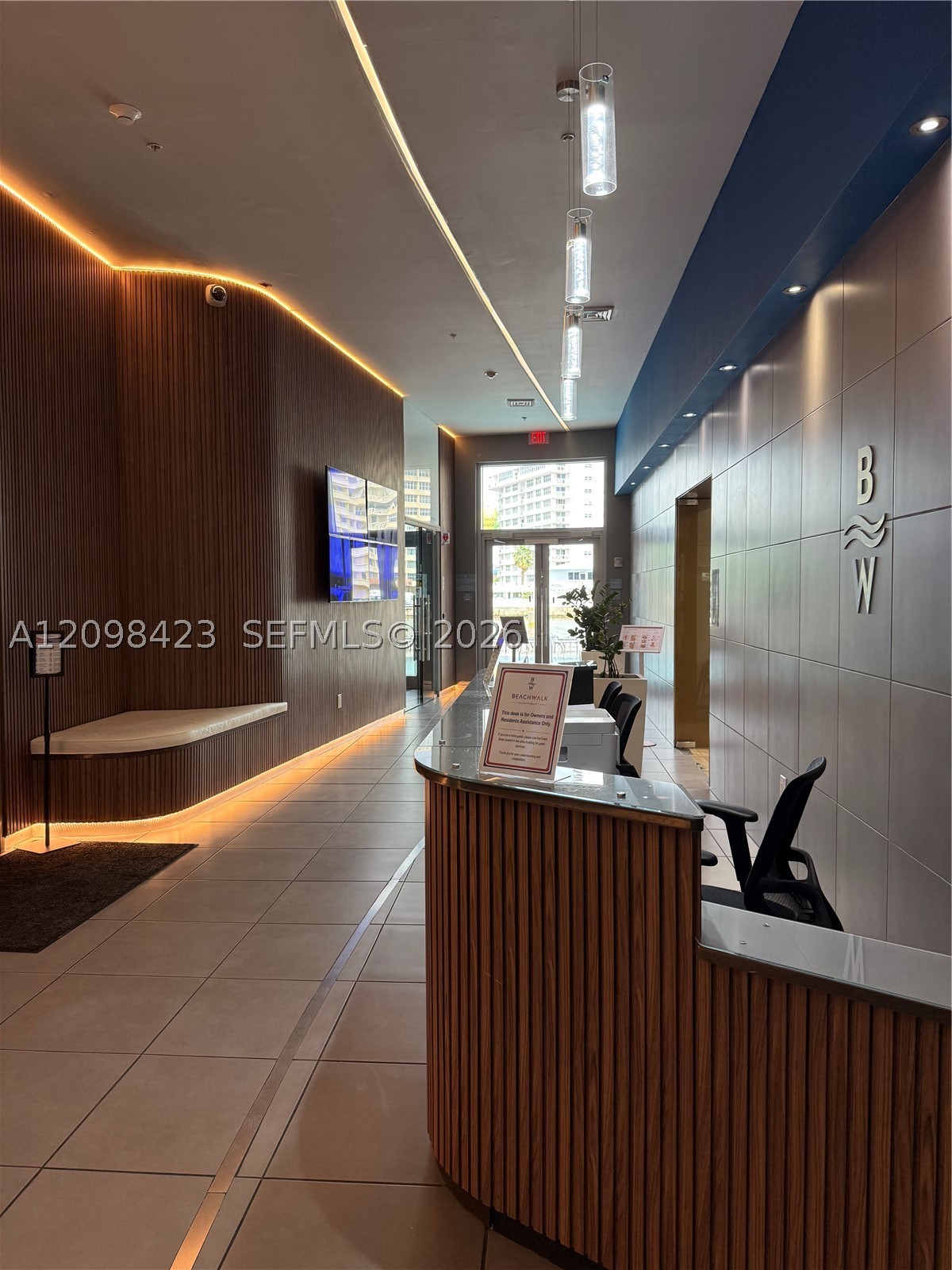 image Beachwalk Condominium3