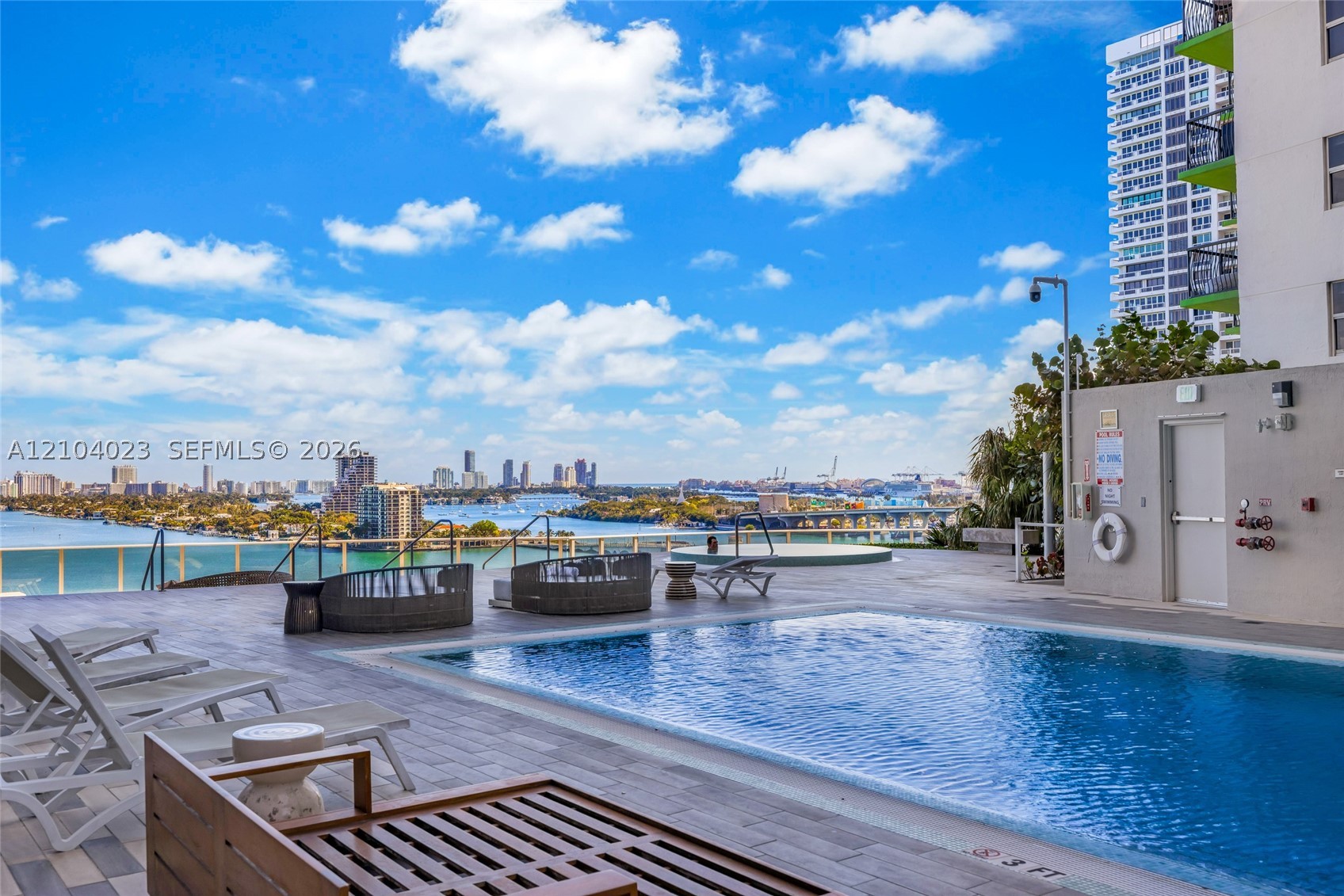 image Aria on the Bay23