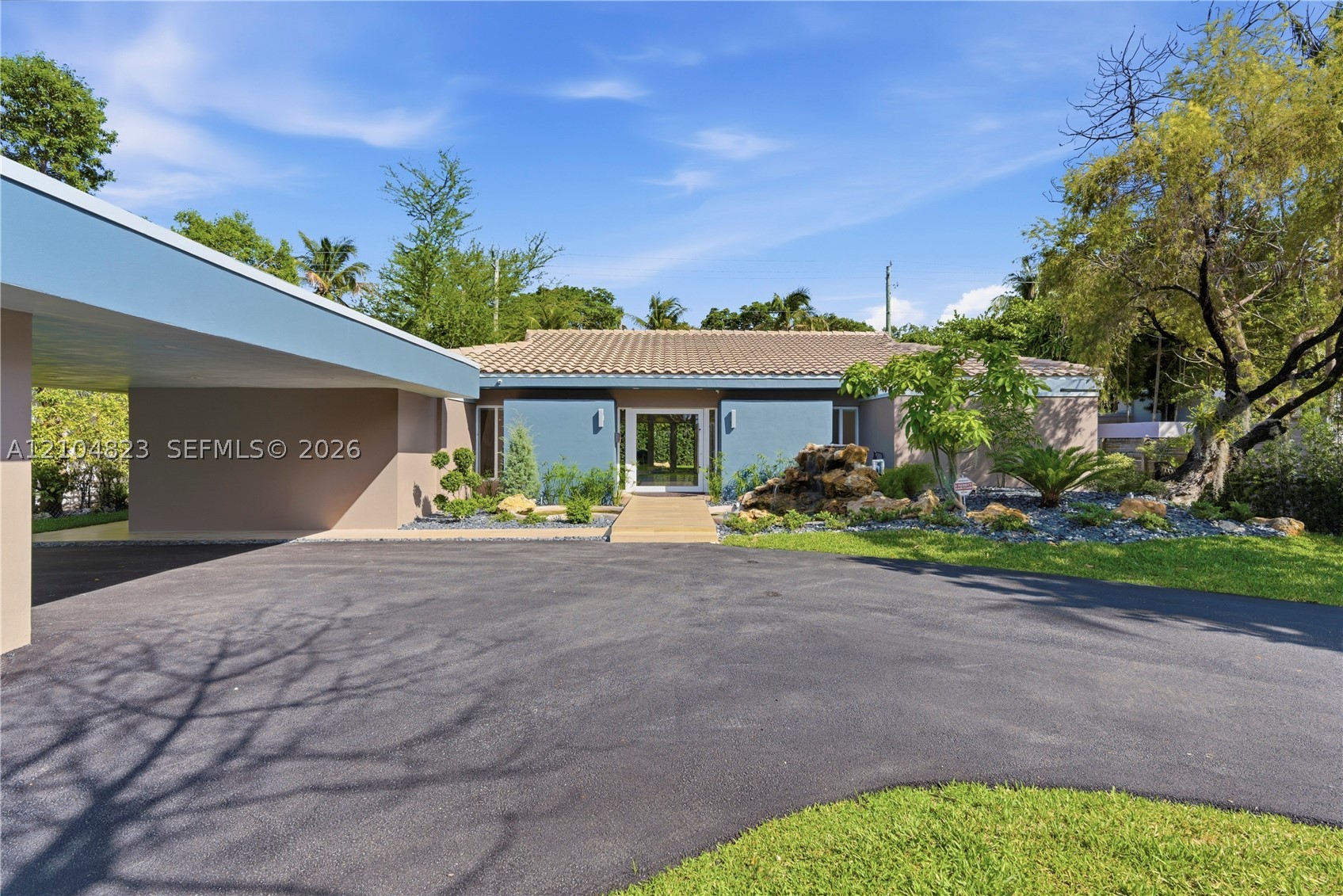 291 E Shore Dr E