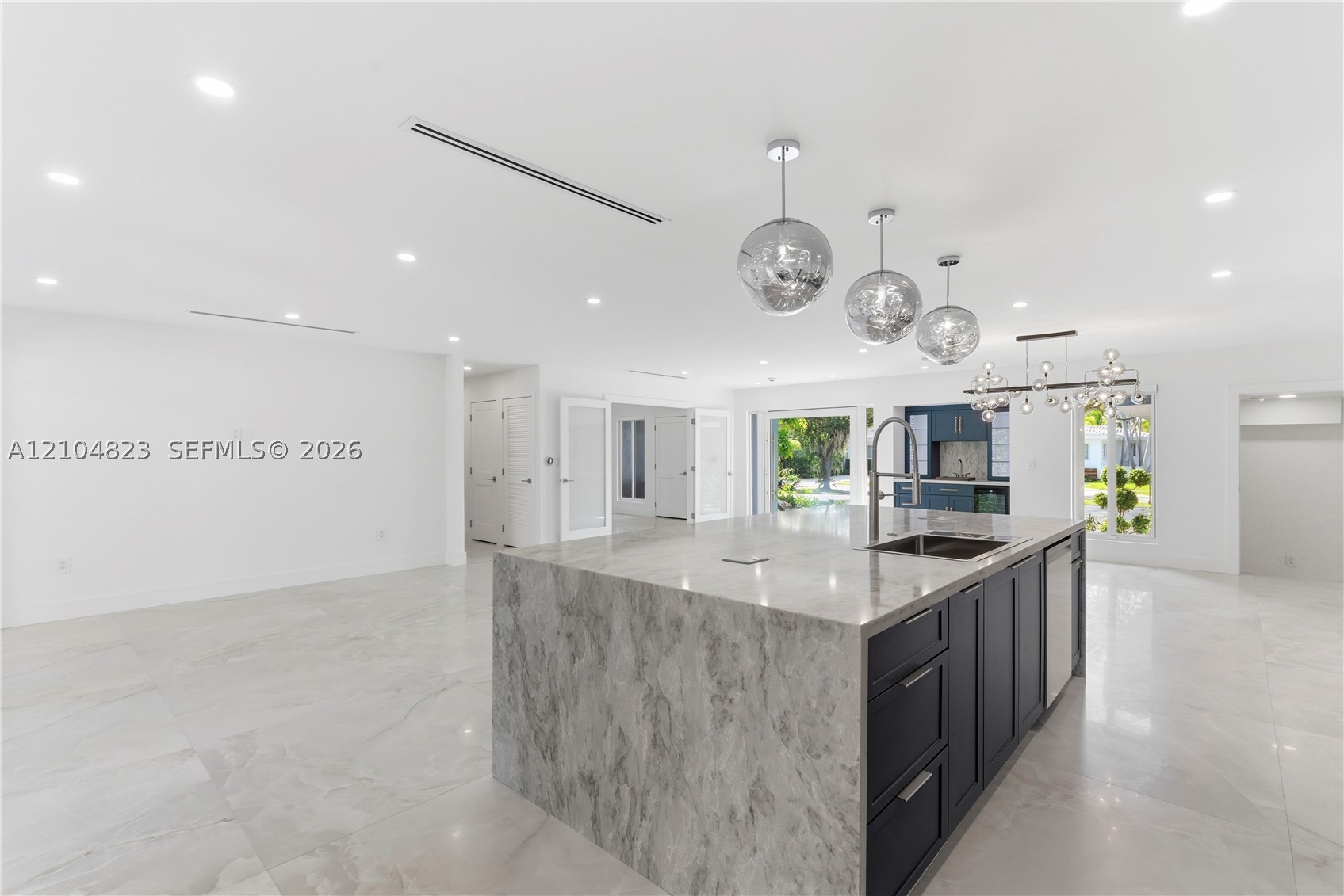 291 E Shore Dr E Miami, FL 33133