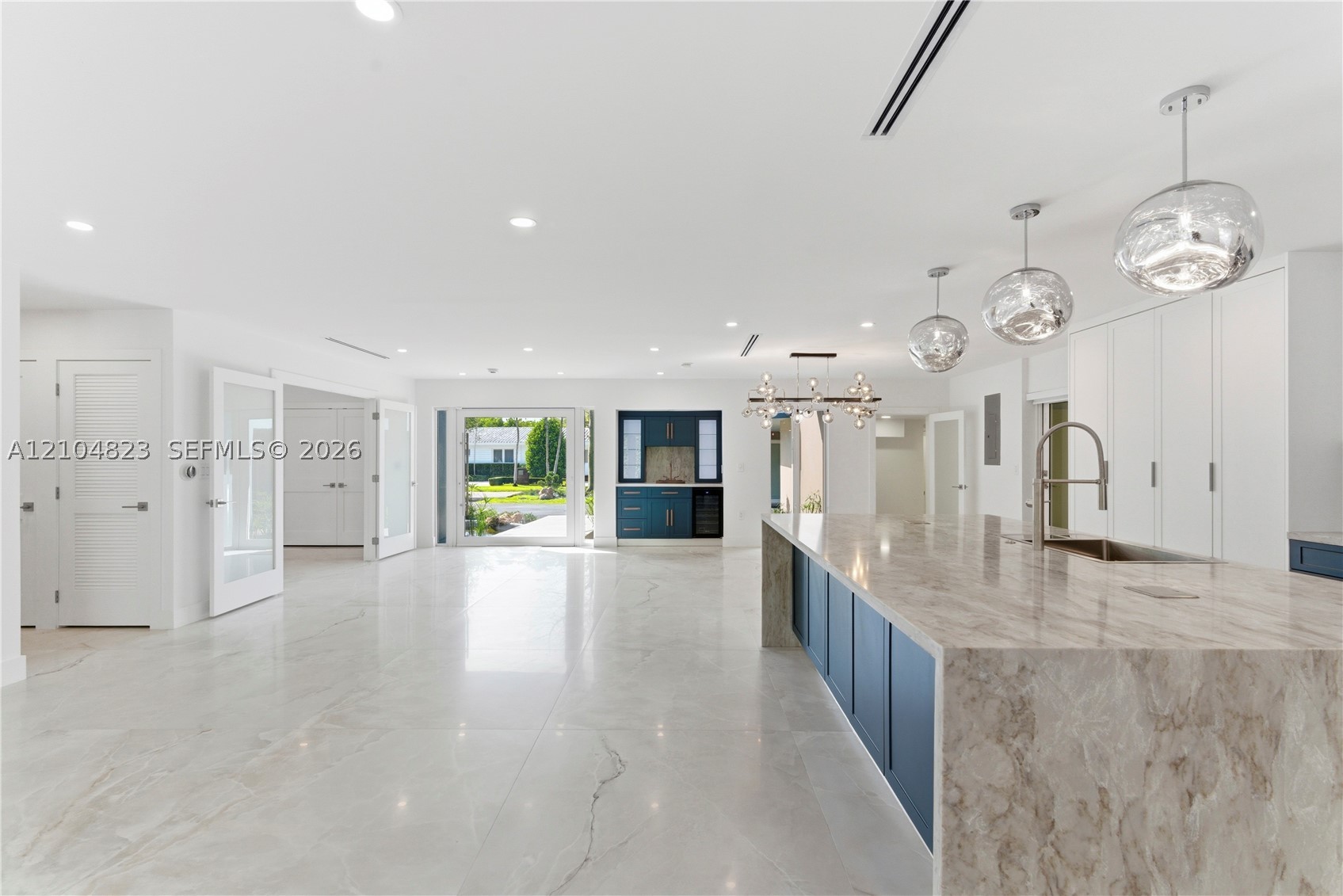 291 E Shore Dr E Miami, FL 33133