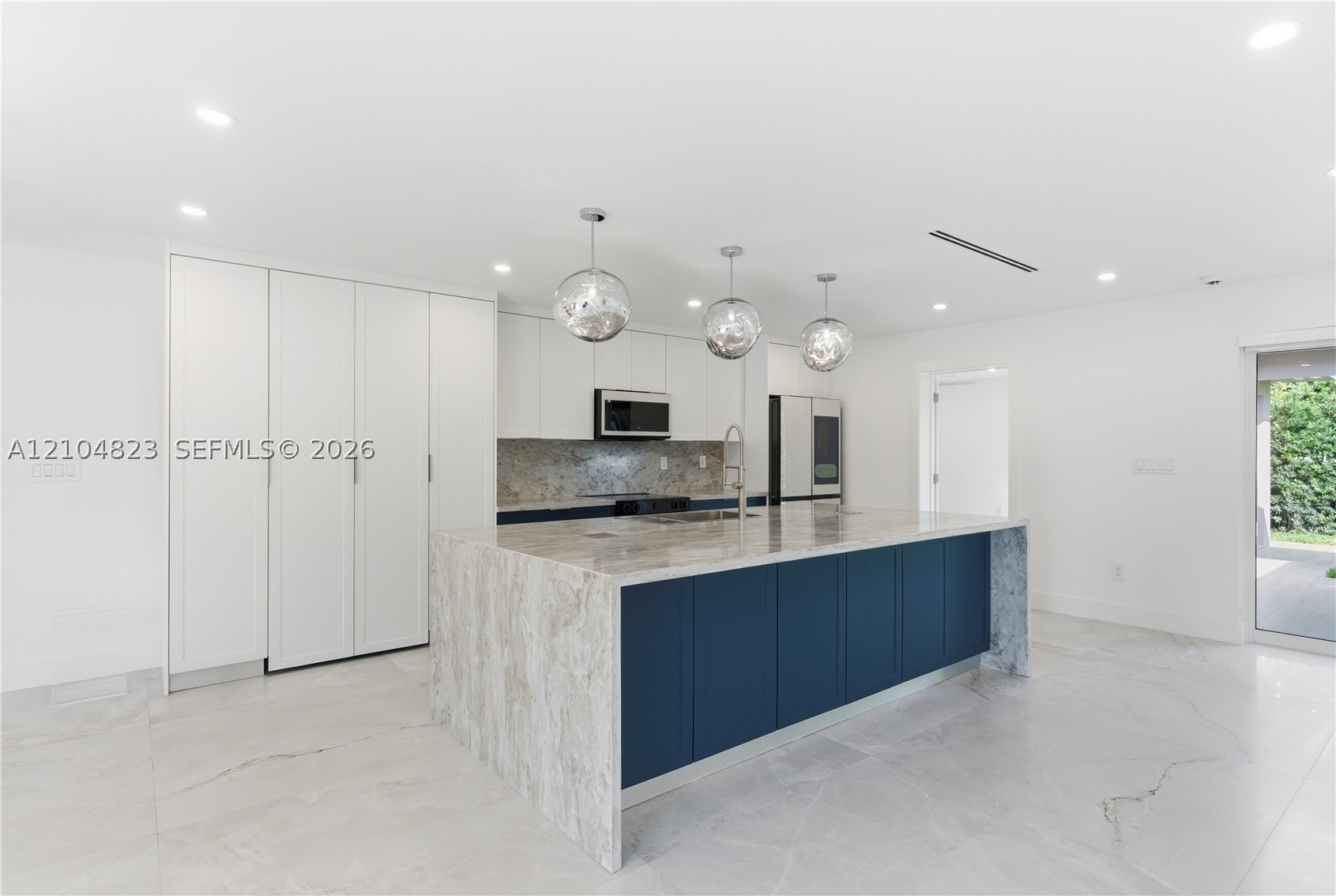291 E Shore Dr E Miami, FL 33133