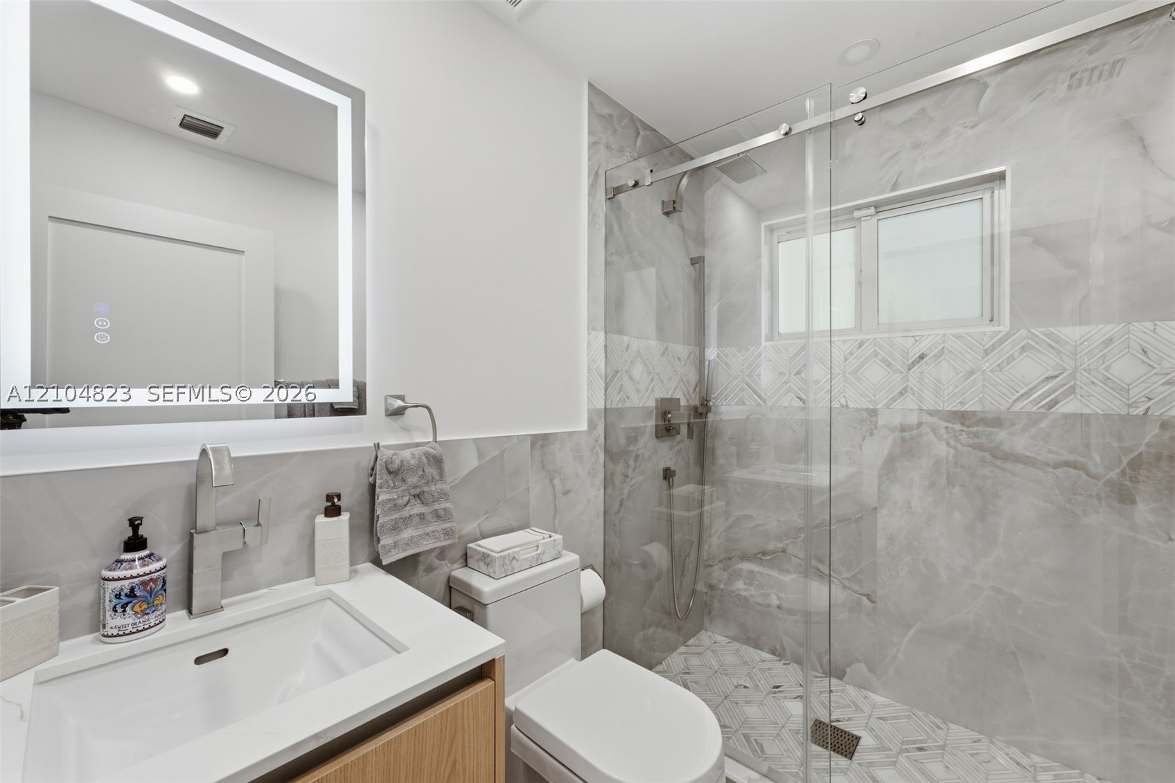291 E Shore Dr E Miami, FL 33133