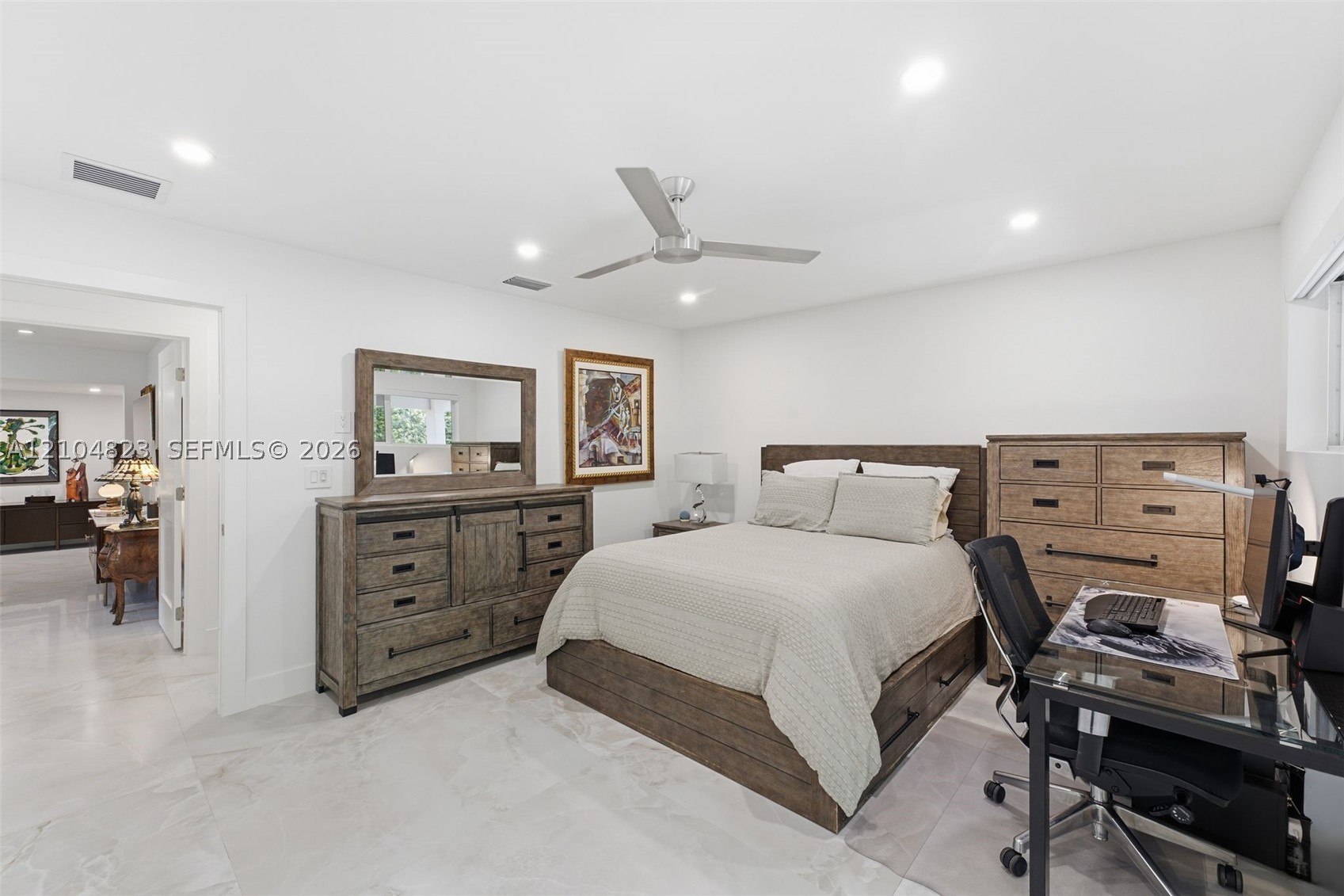 291 E Shore Dr E Miami, FL 33133
