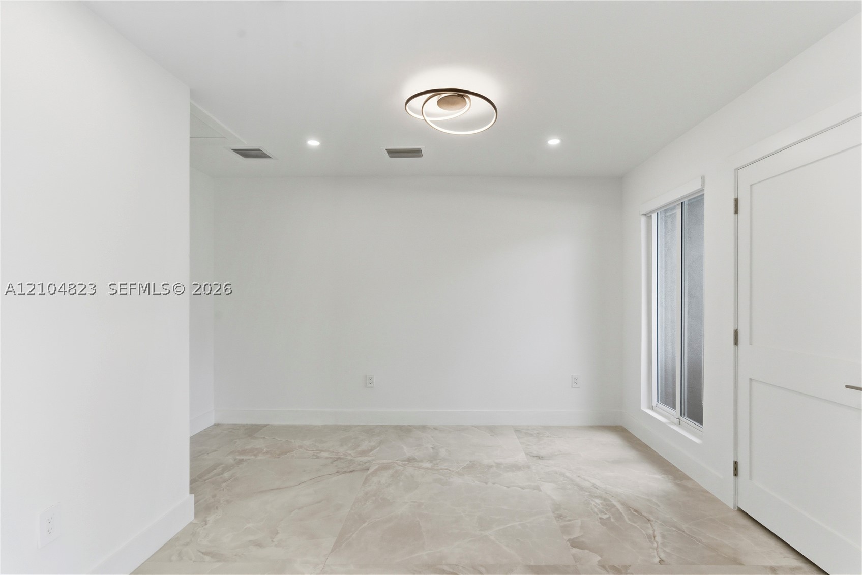 291 E Shore Dr E Miami, FL 33133