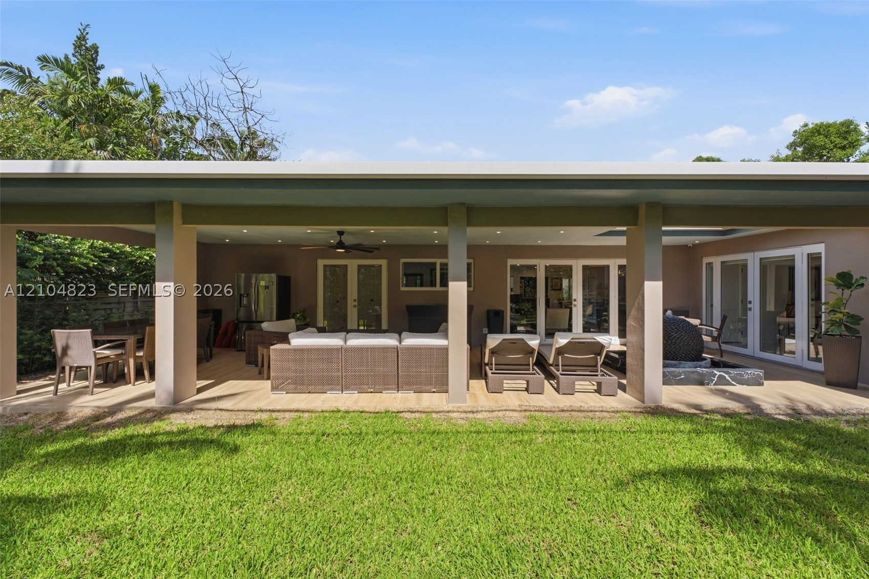 291 E Shore Dr E Miami, FL 33133