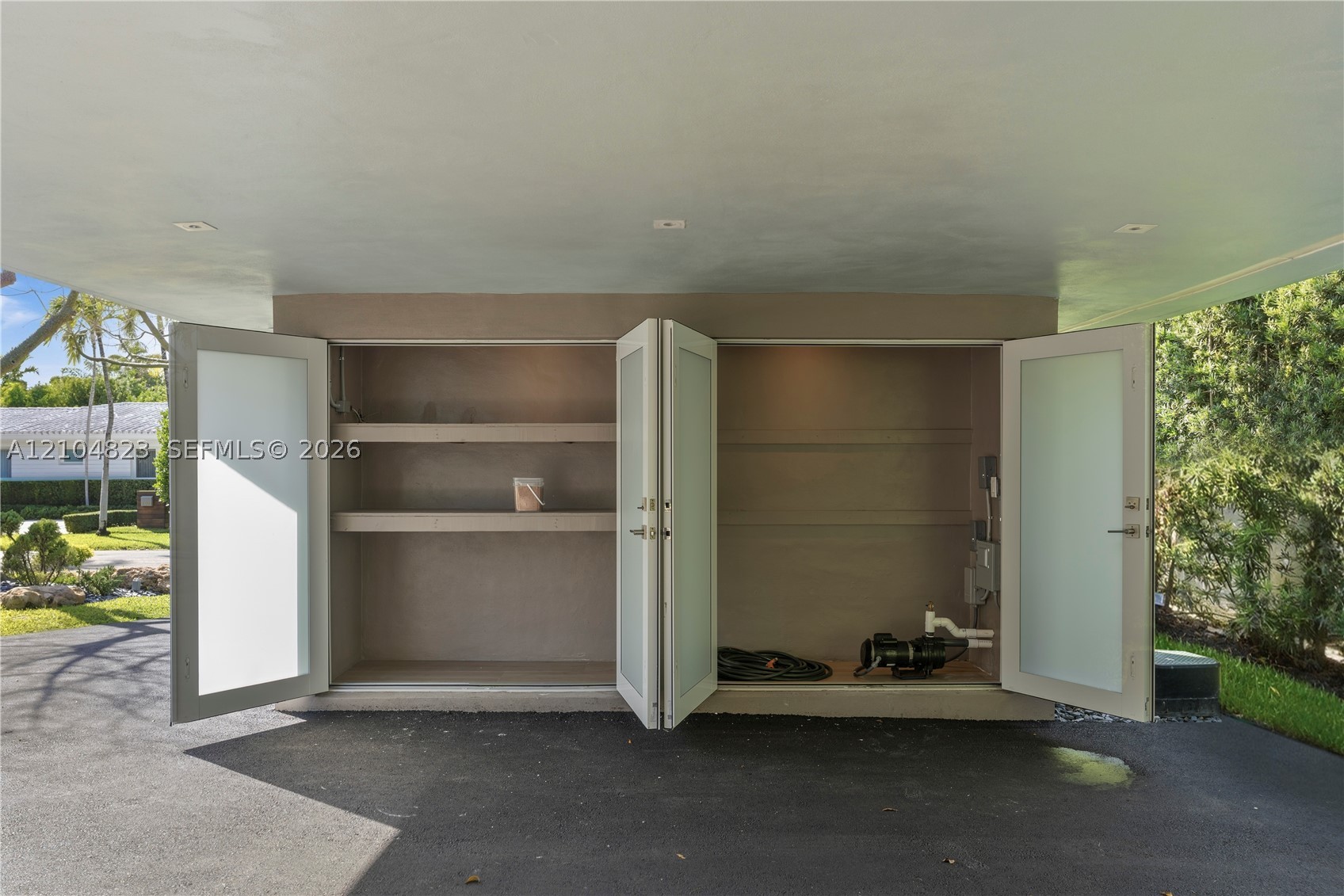 291 E Shore Dr E Miami, FL 33133