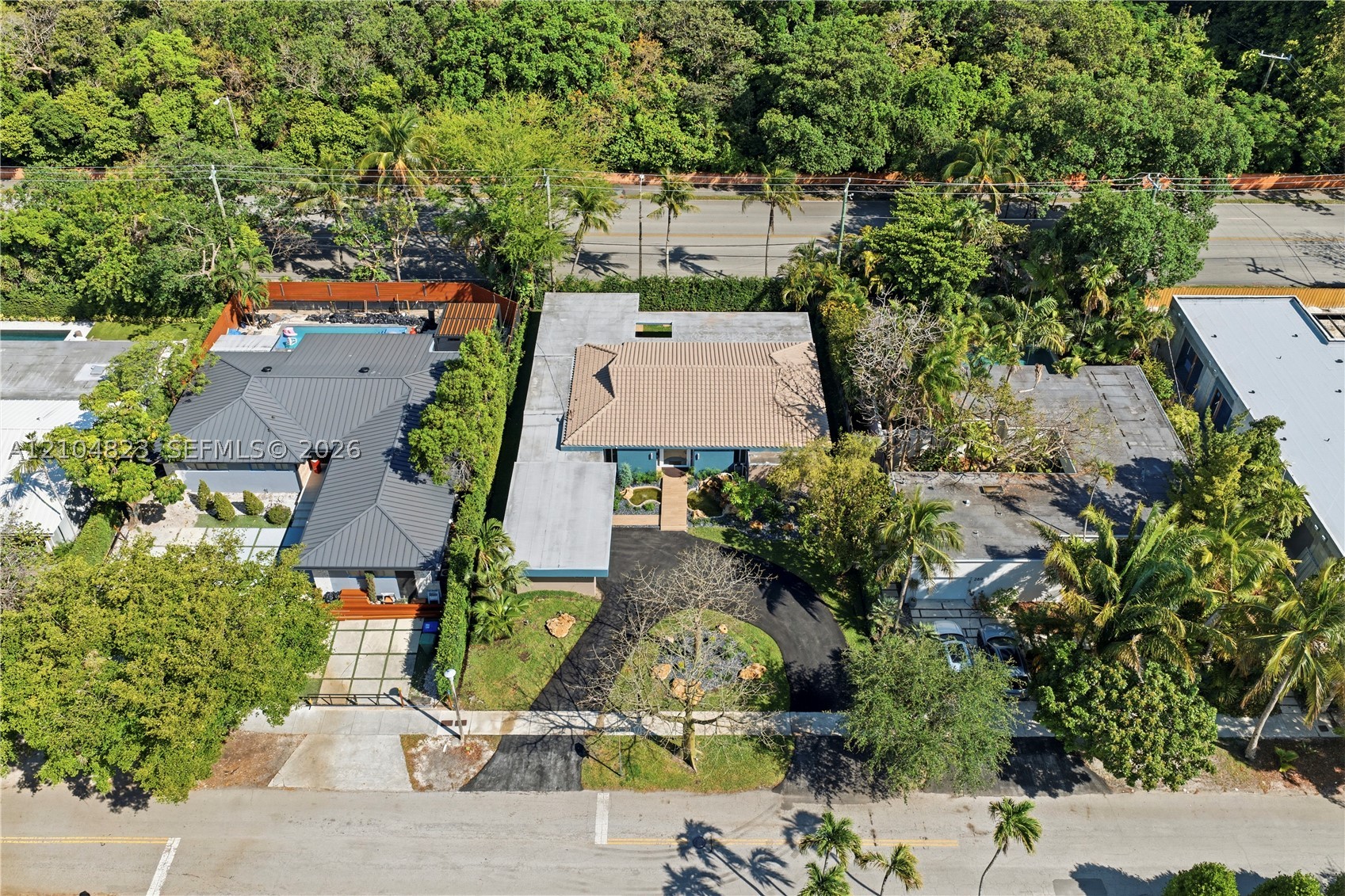 291 E Shore Dr E Miami, FL 33133
