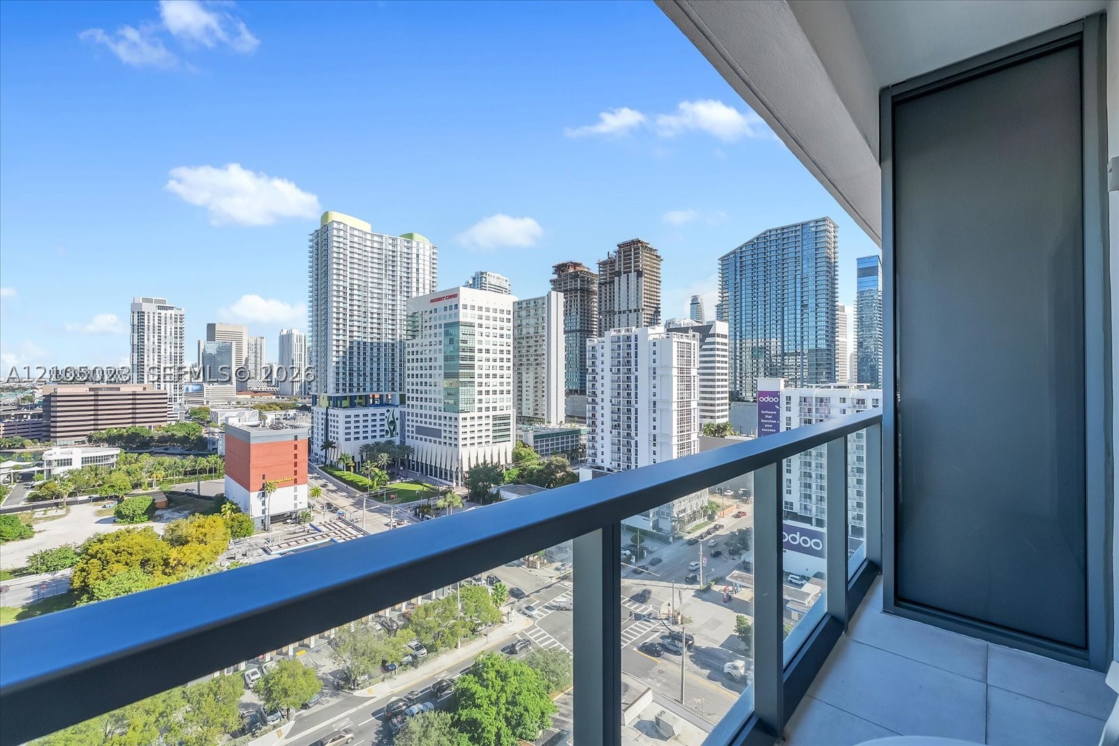 image Smart Brickell I15