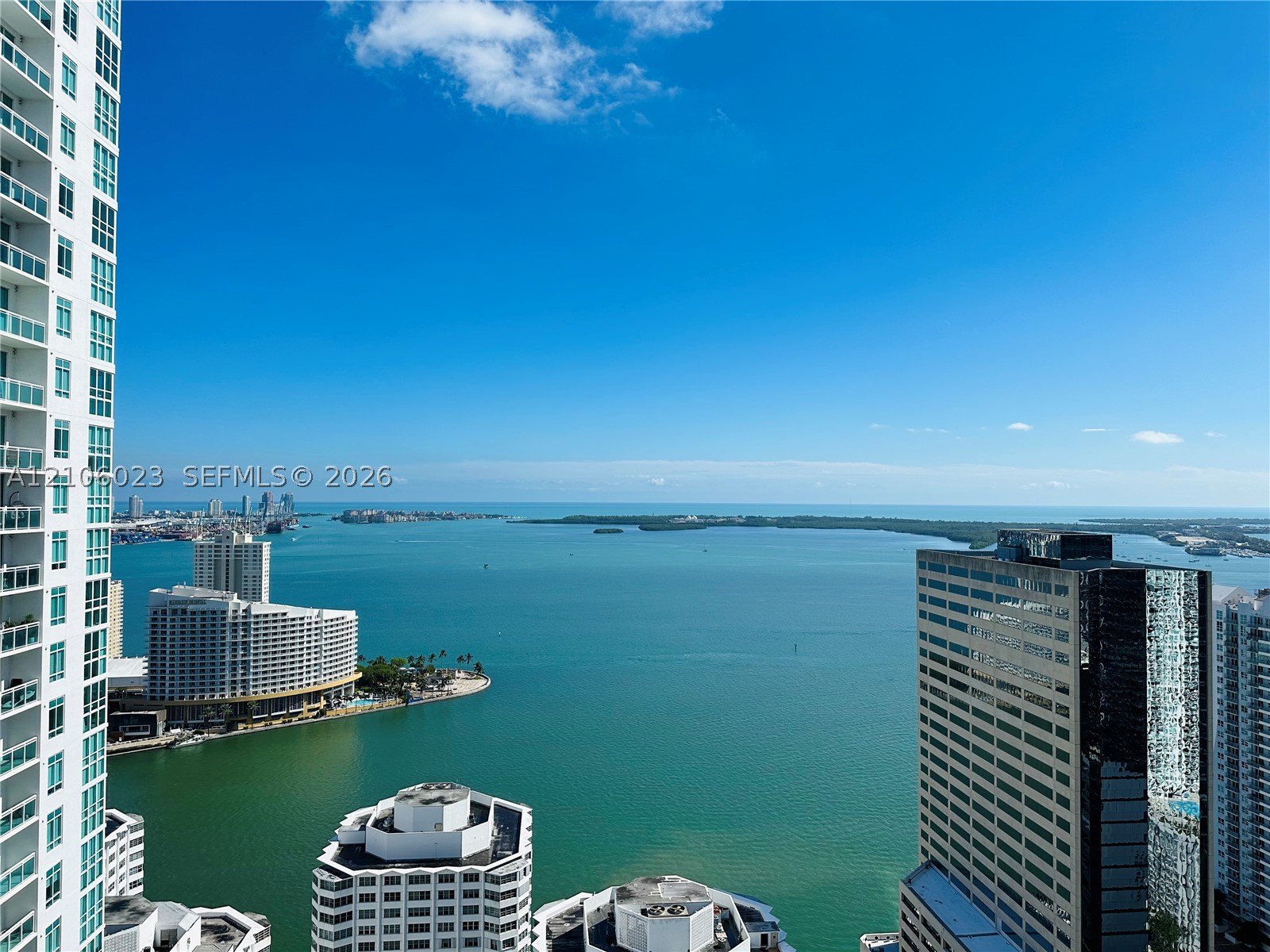 951 Brickell Ave #3808