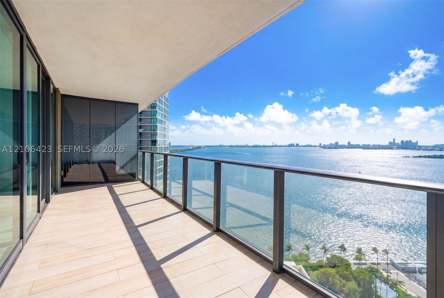 650 NE 32nd St #2201